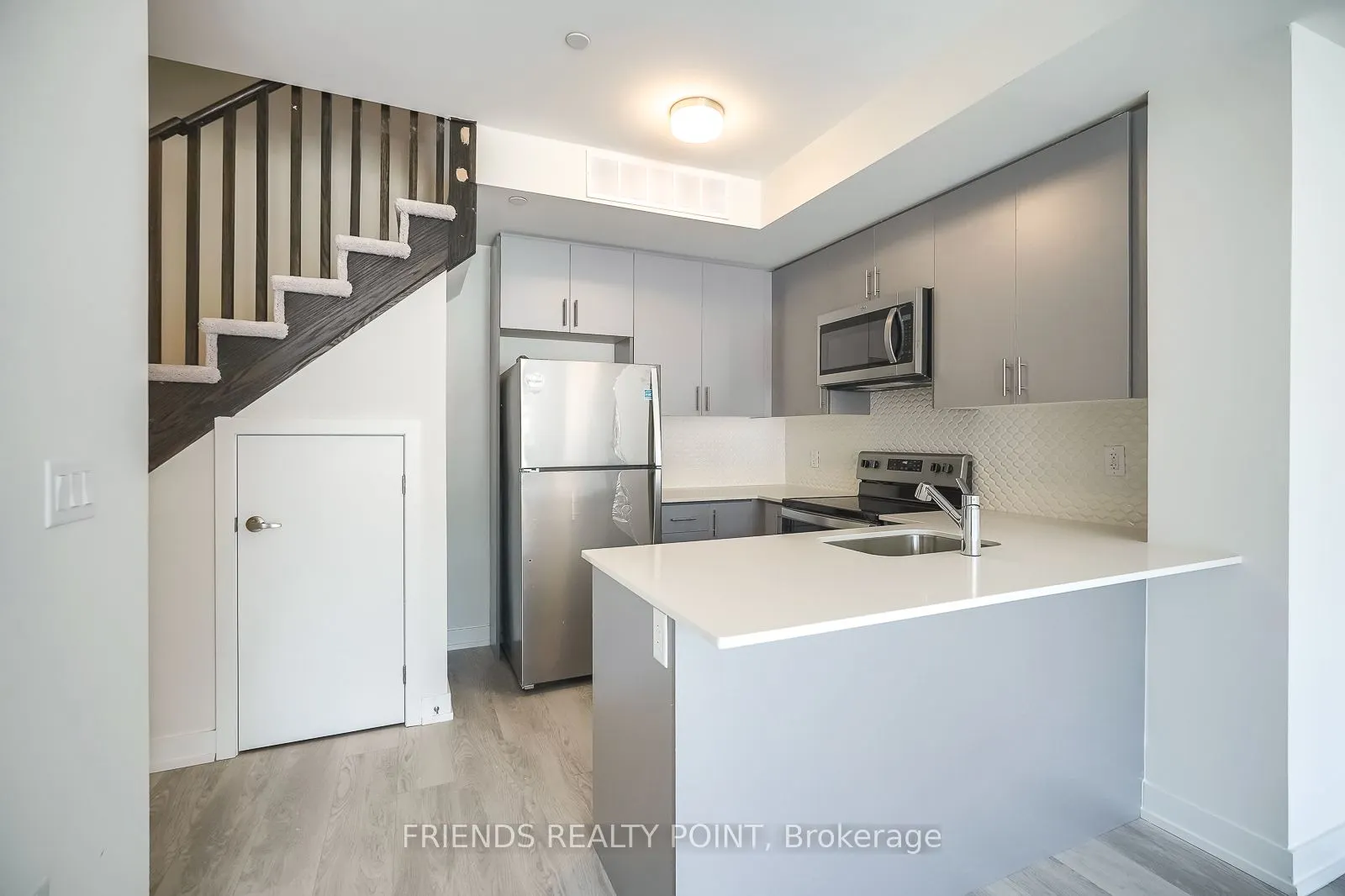 3566 Colonial Drive, #21