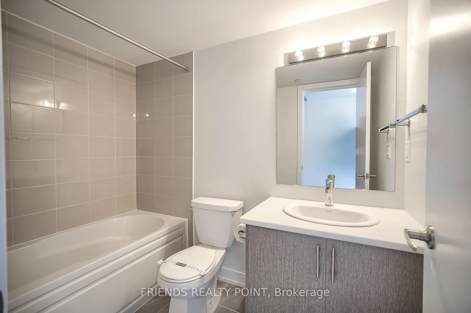 3566 Colonial Drive, #21