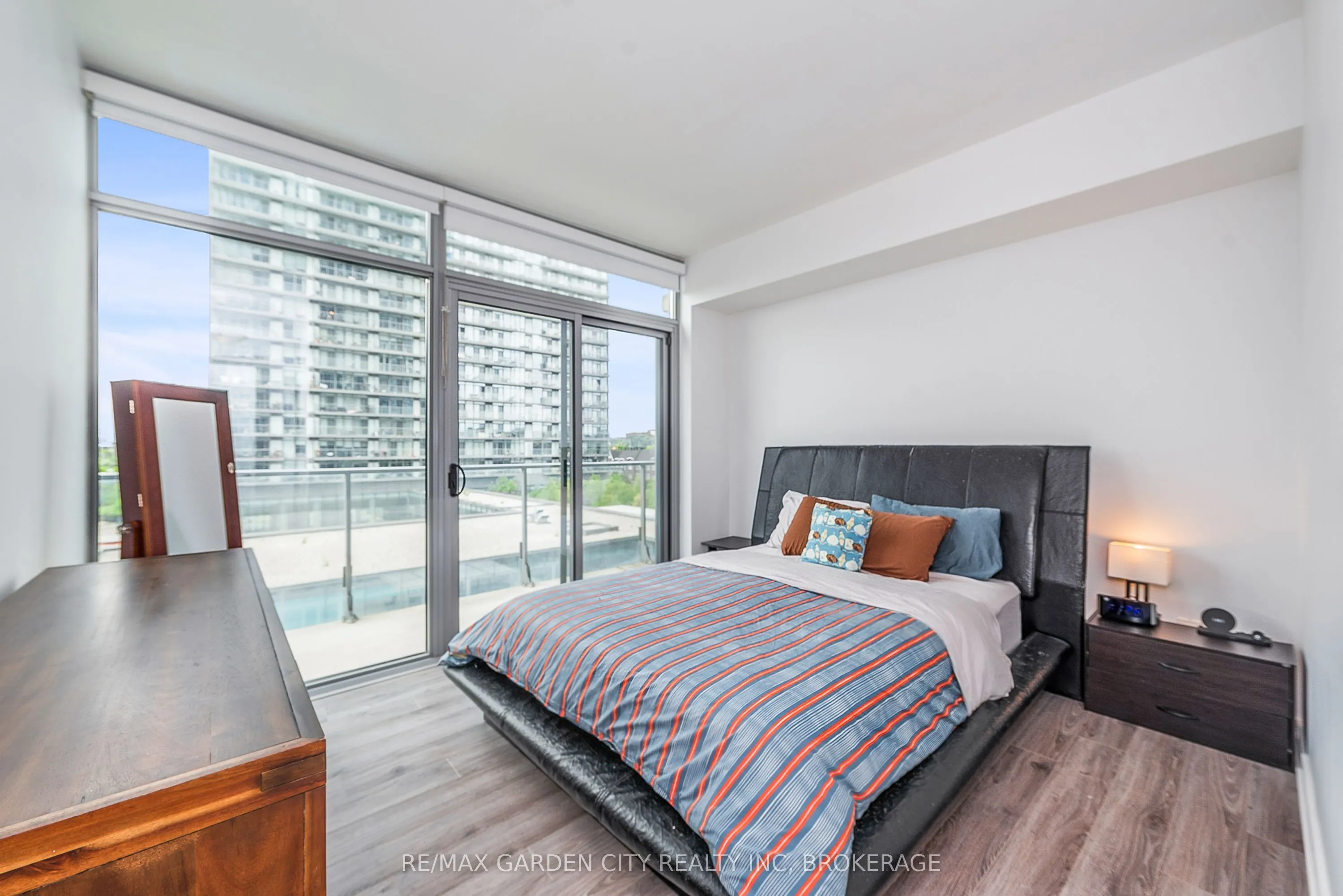 103 The Queensway, #405
