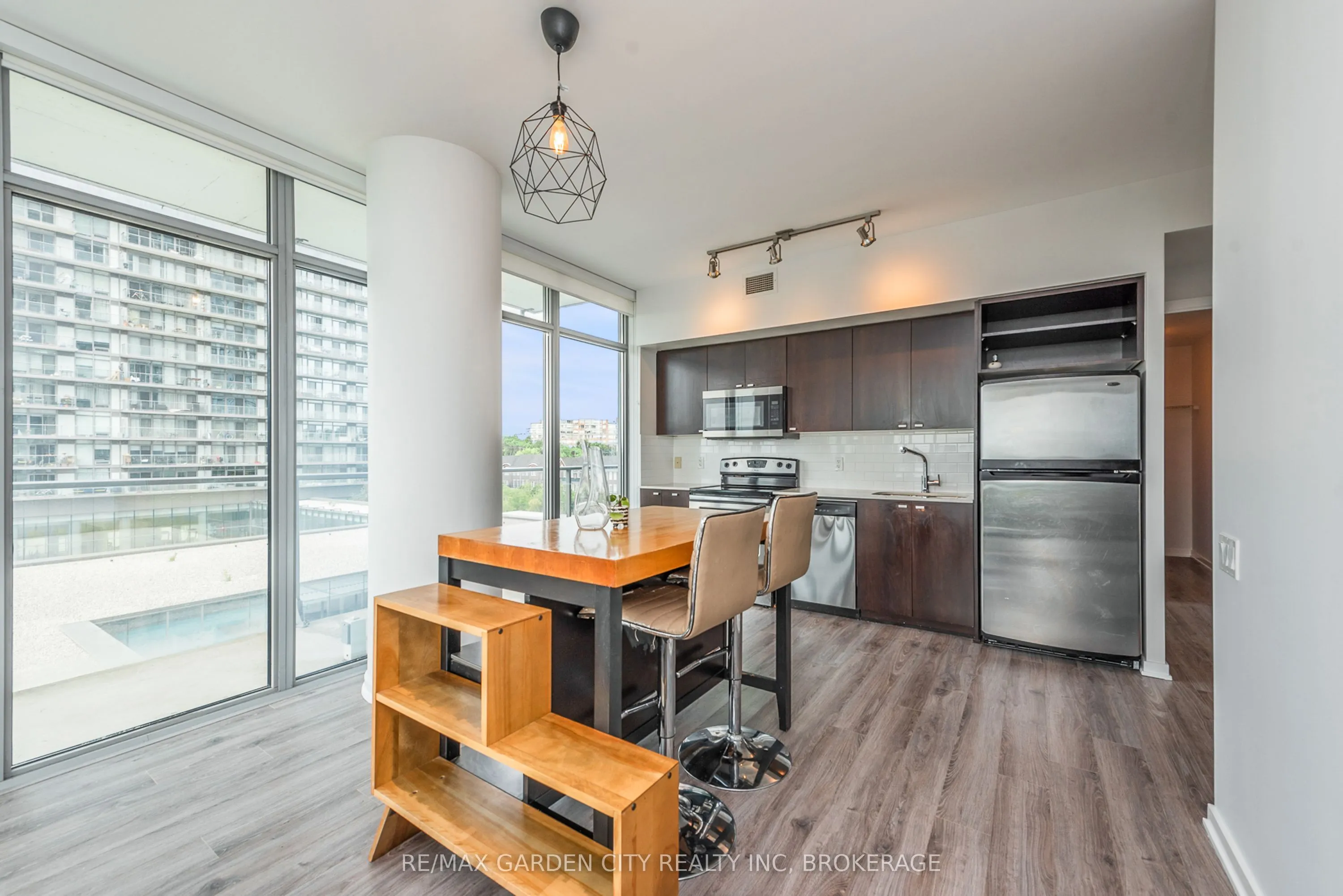103 The Queensway, #405