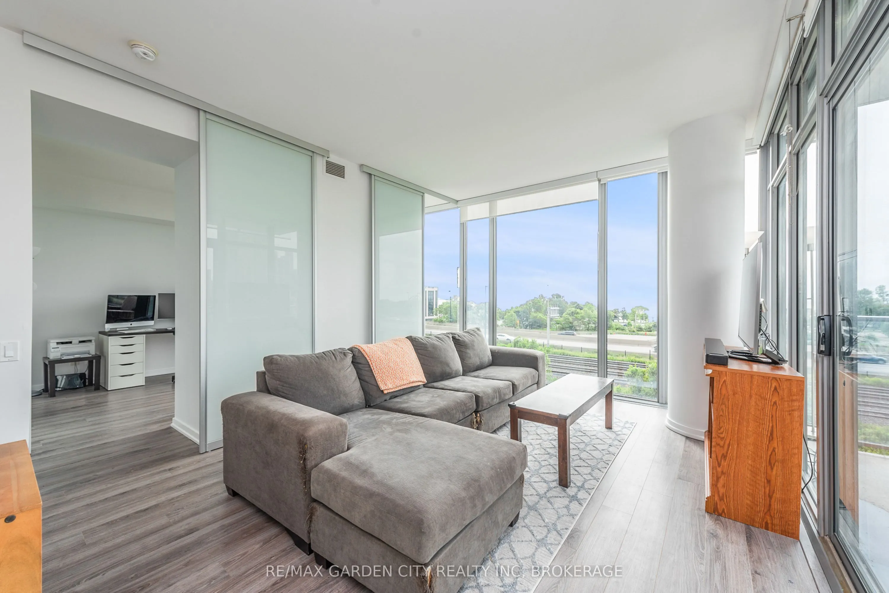 103 The Queensway, #405