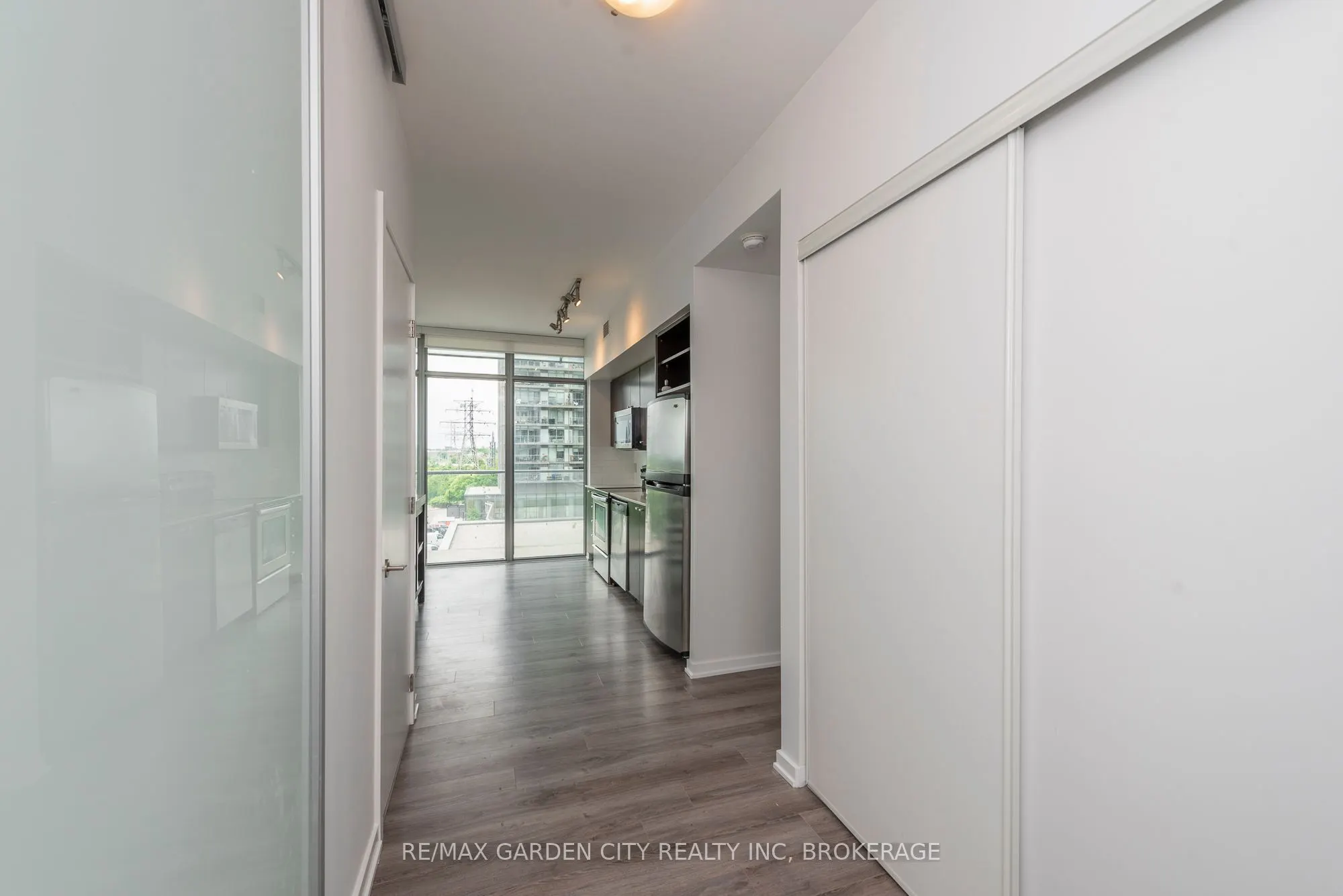 103 The Queensway, #405