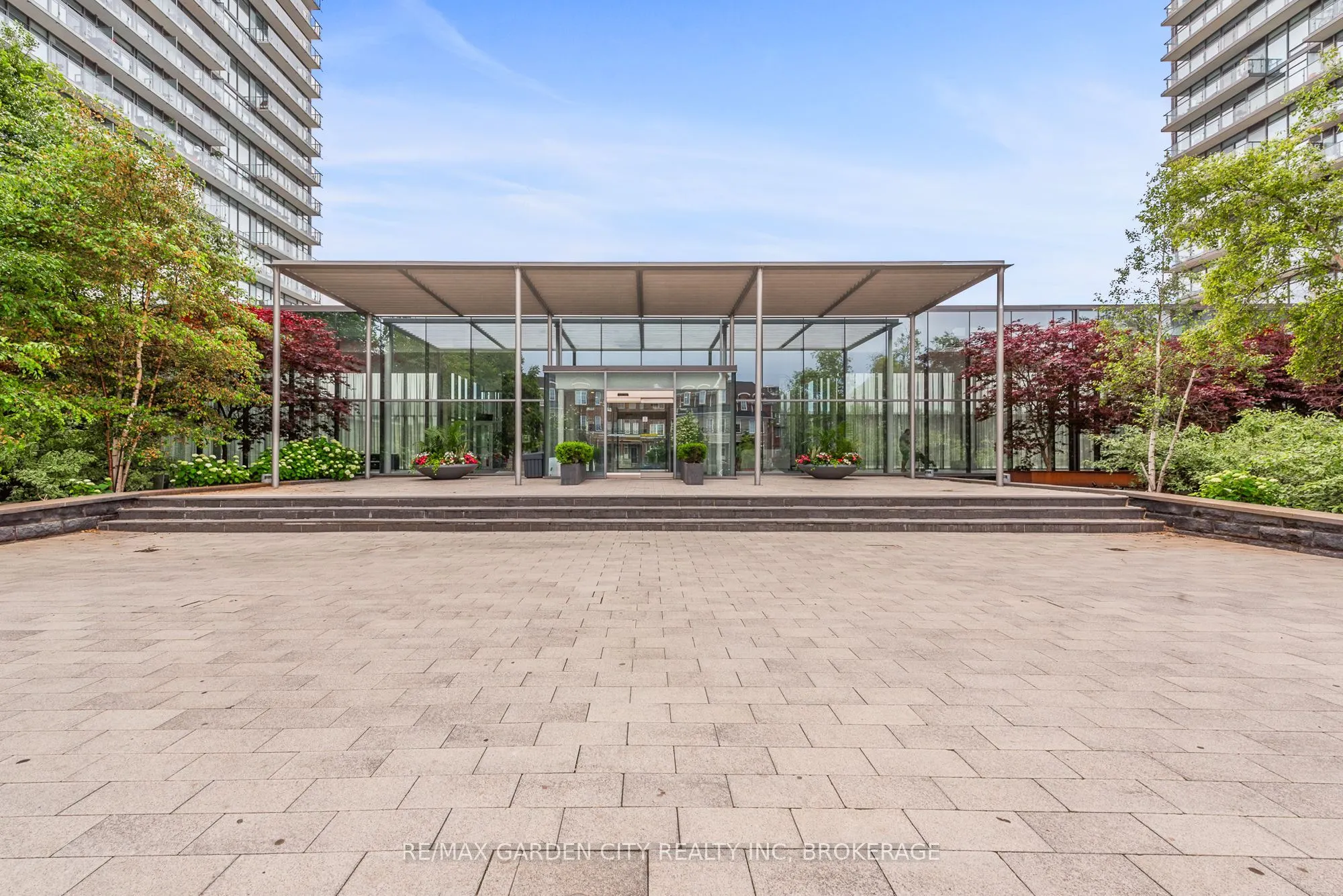 103 The Queensway, #405