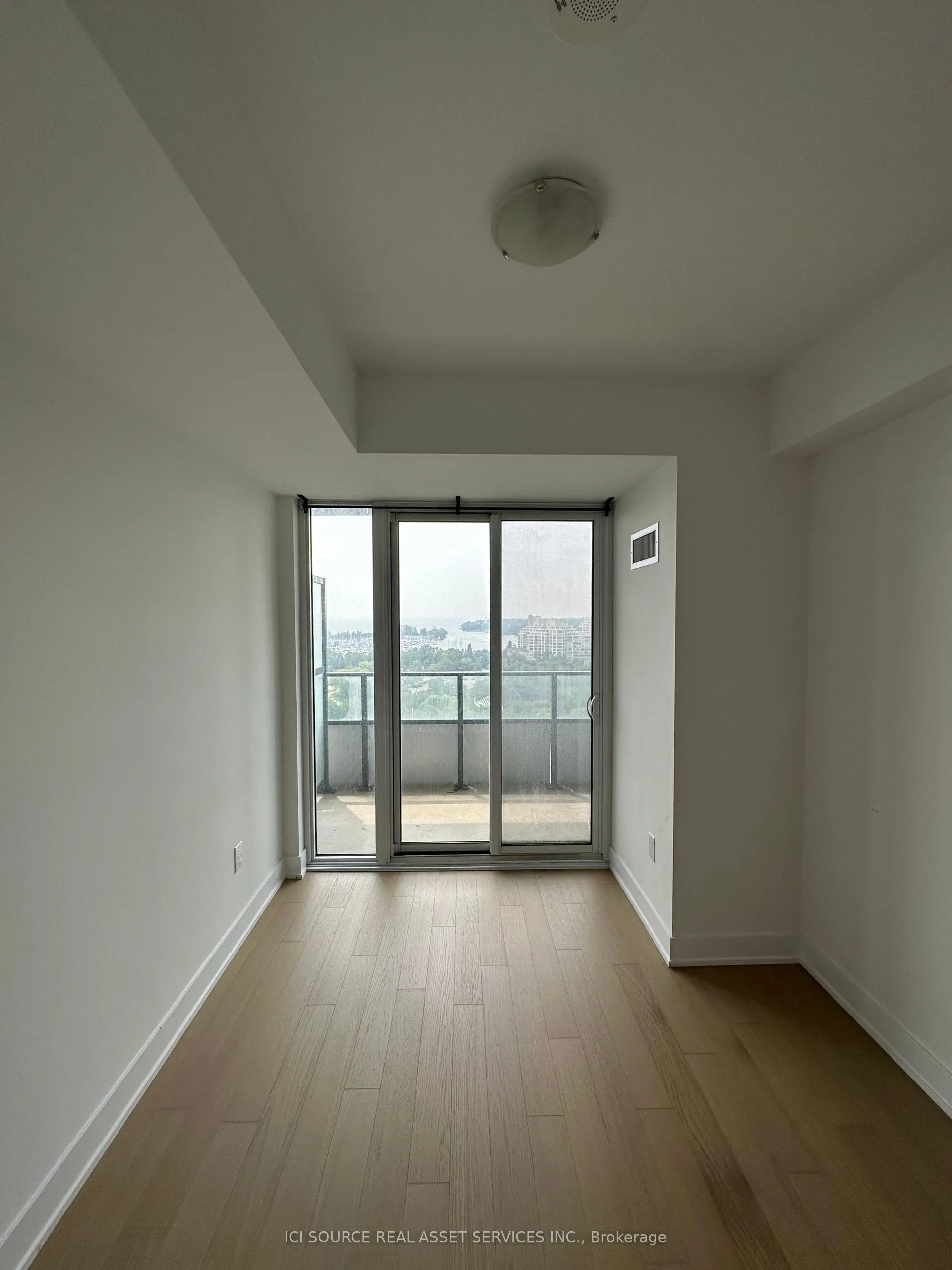 20 Shore Breeze Drive, #1302
