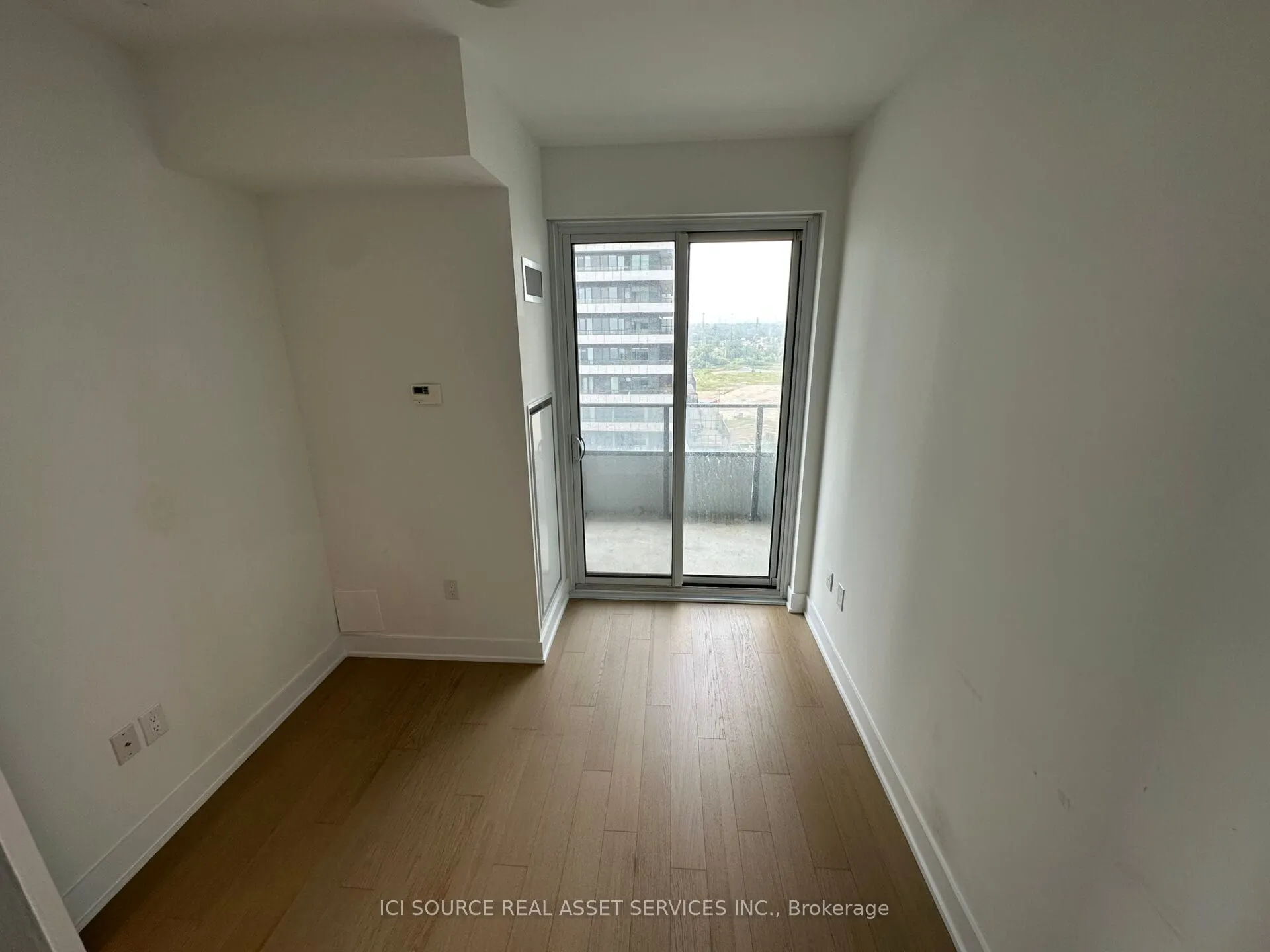 20 Shore Breeze Drive, #1302