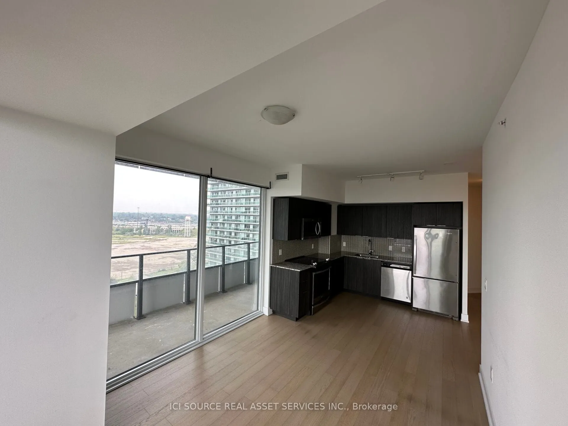 20 Shore Breeze Drive, #1302