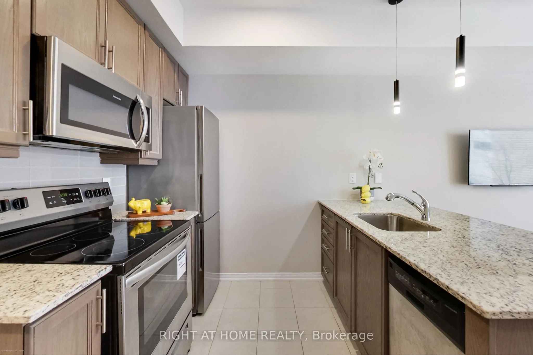 30 Fieldway Road, #84