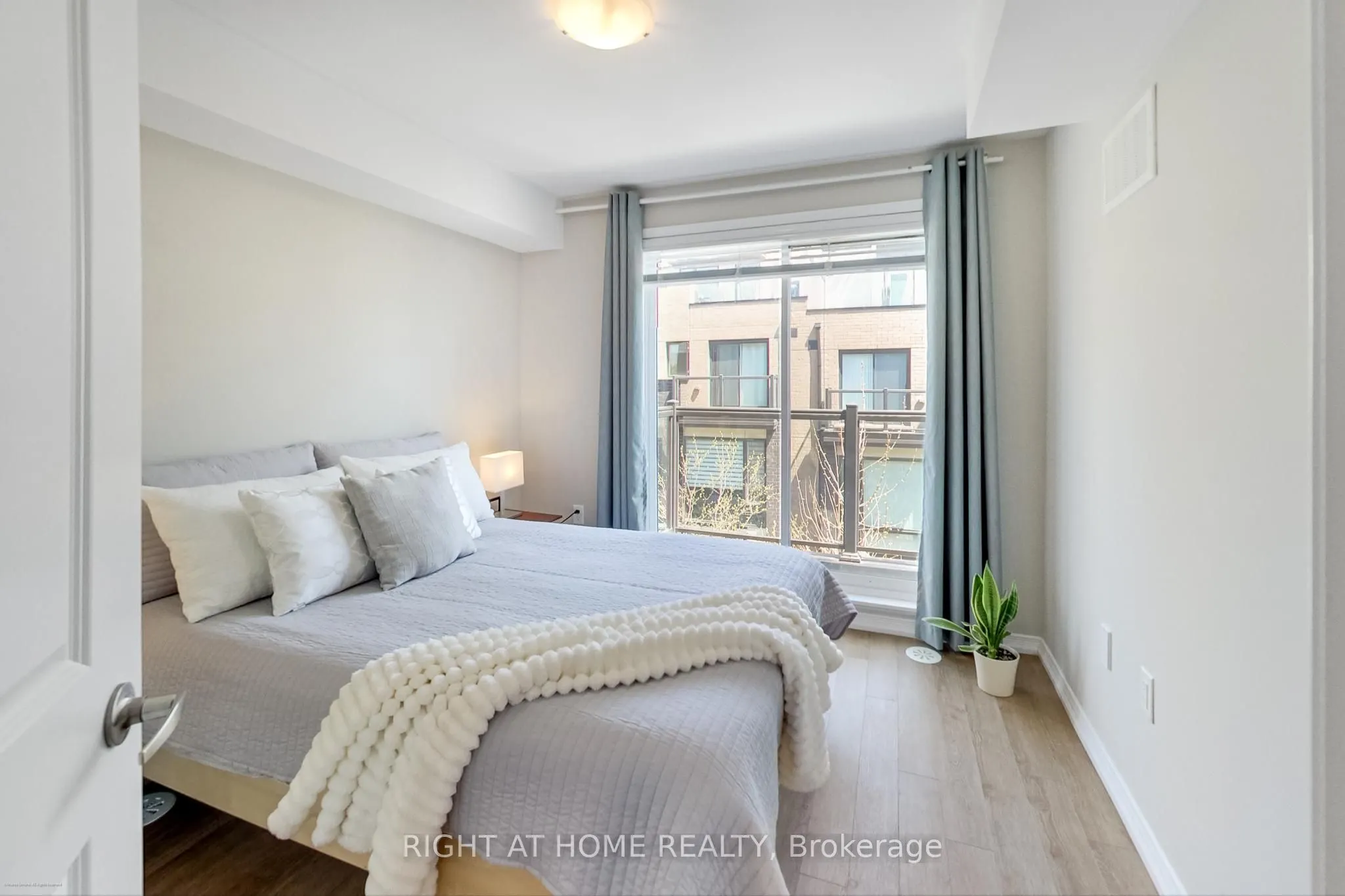 30 Fieldway Road, #84