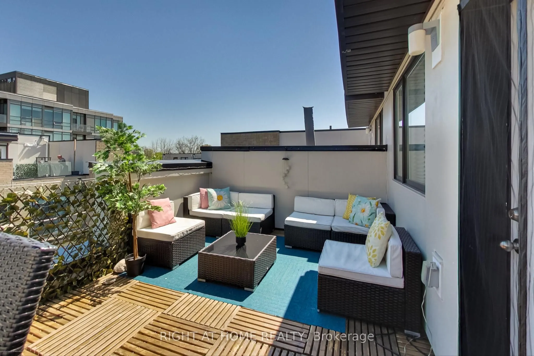 30 Fieldway Road, #84