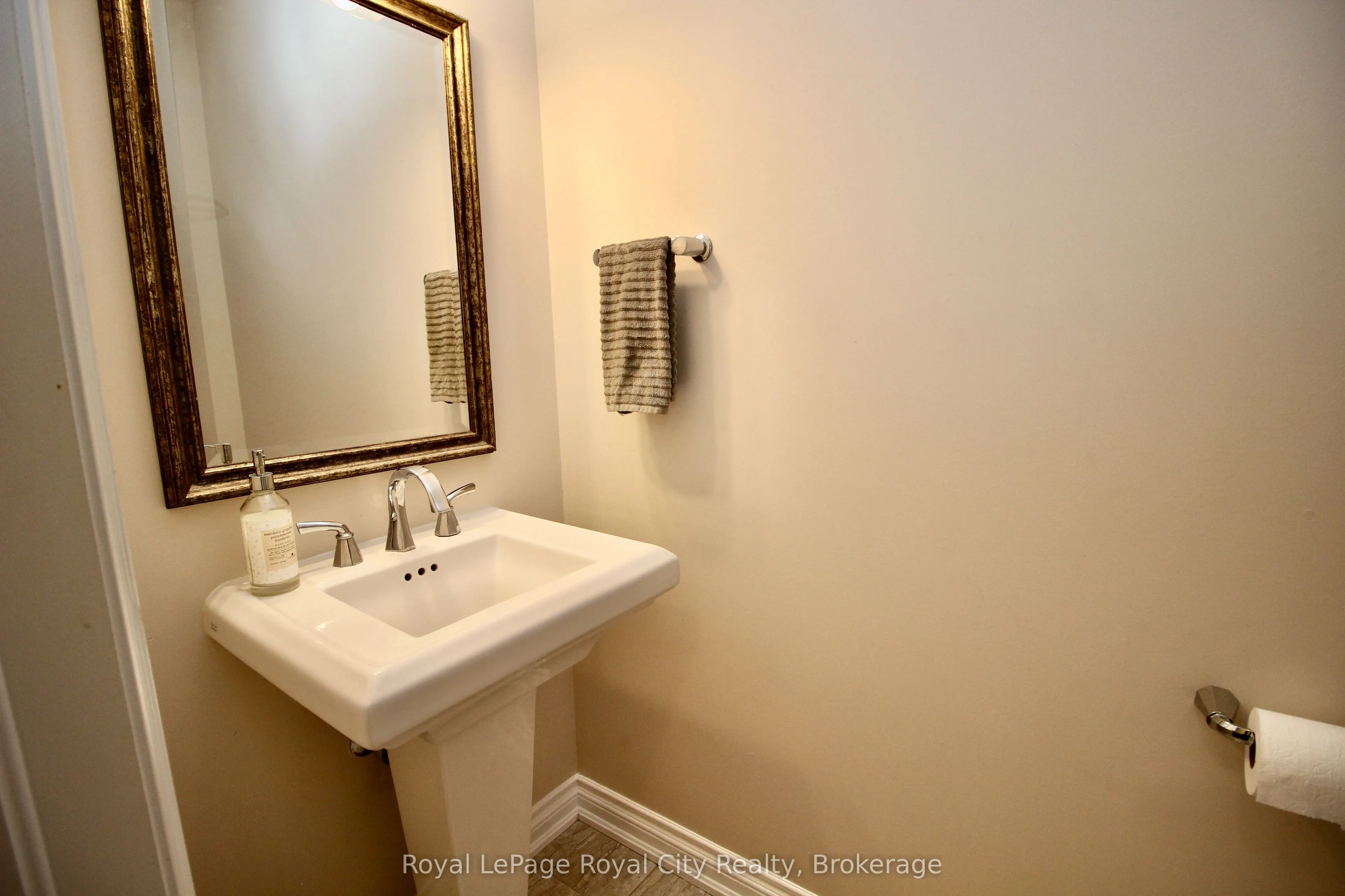 39 Dalmeny Drive