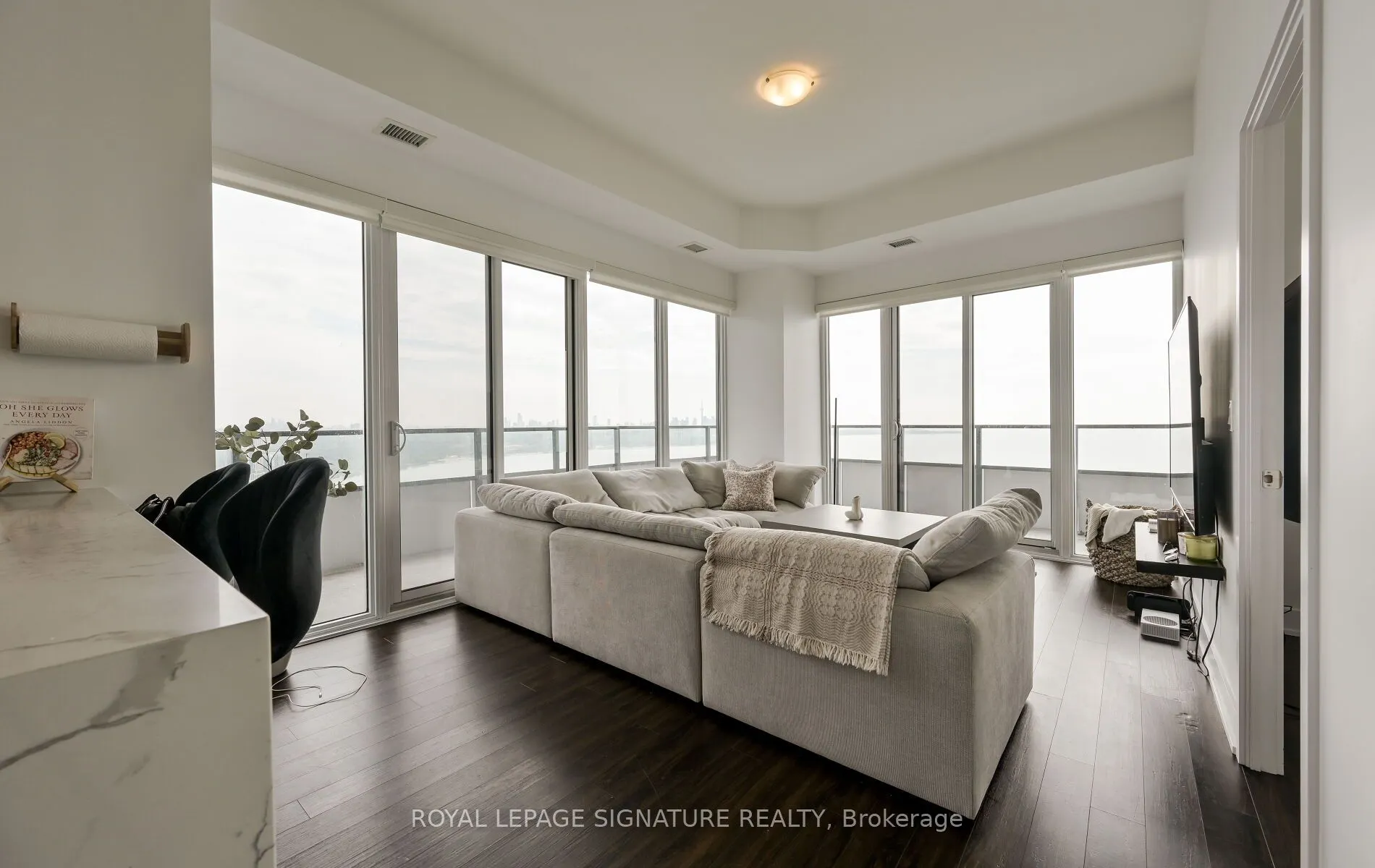 20 Shore Breeze Drive, #4107