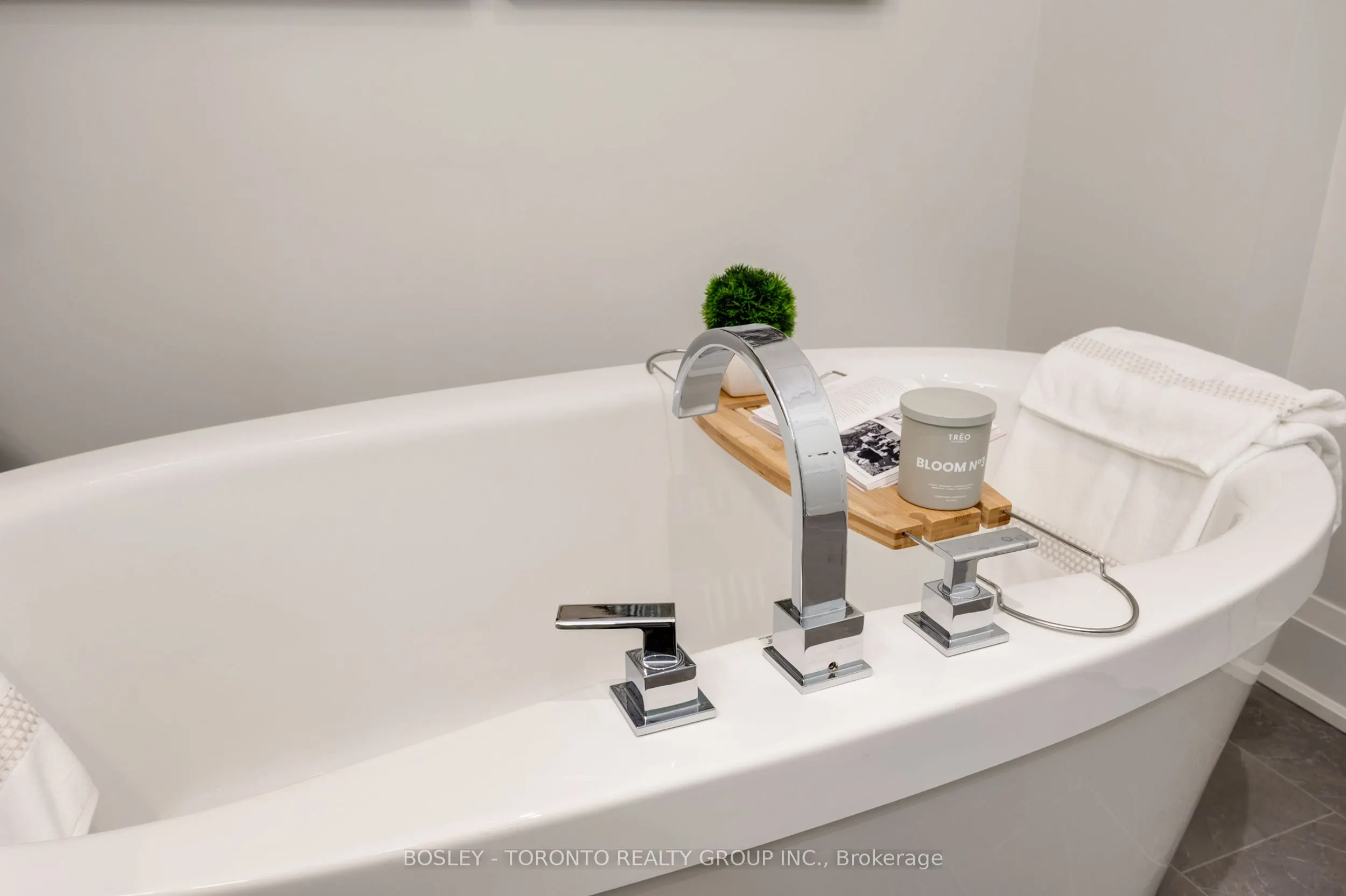 1136 Mona Road, #6