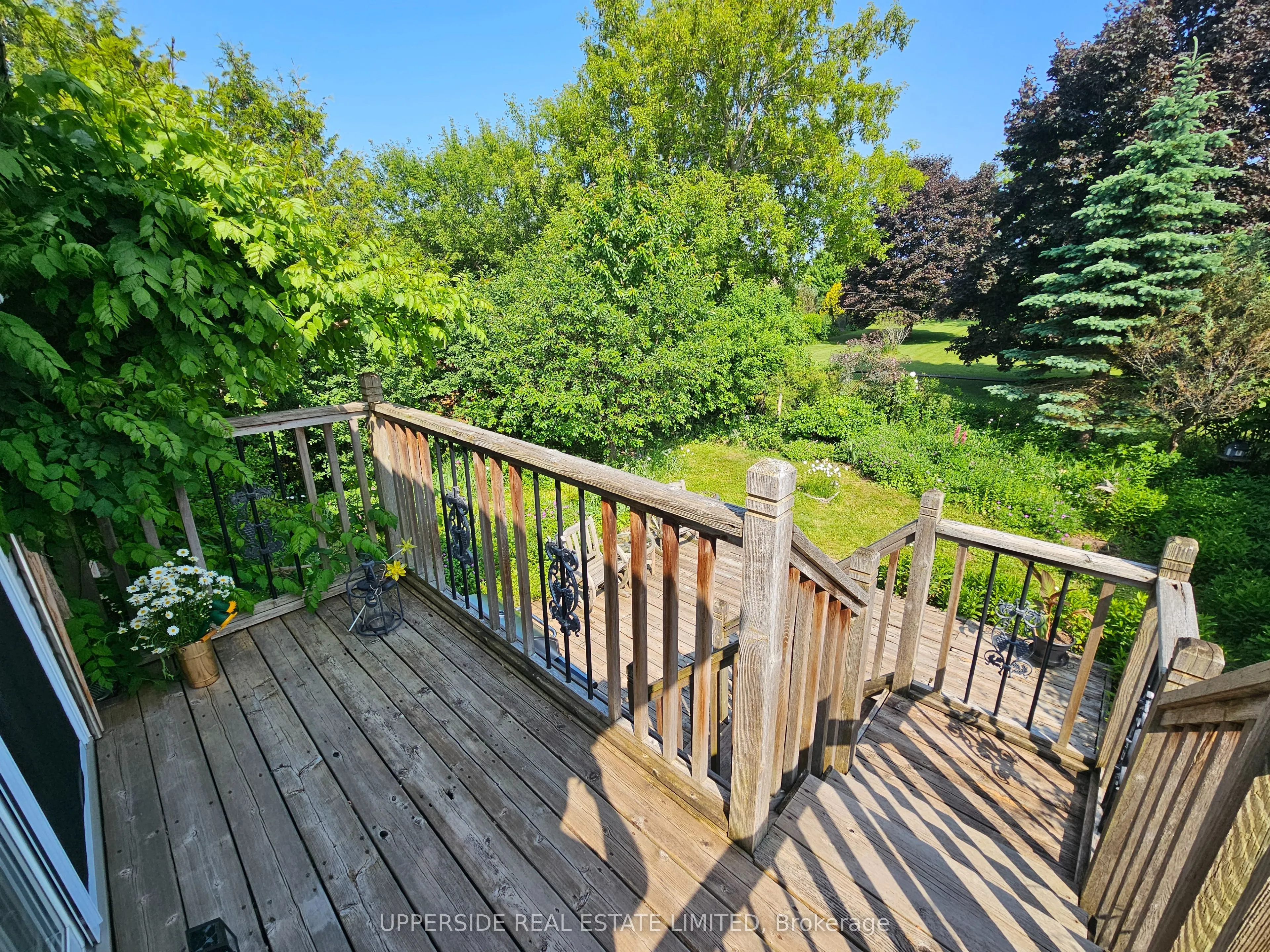 4 Kingsley Road S