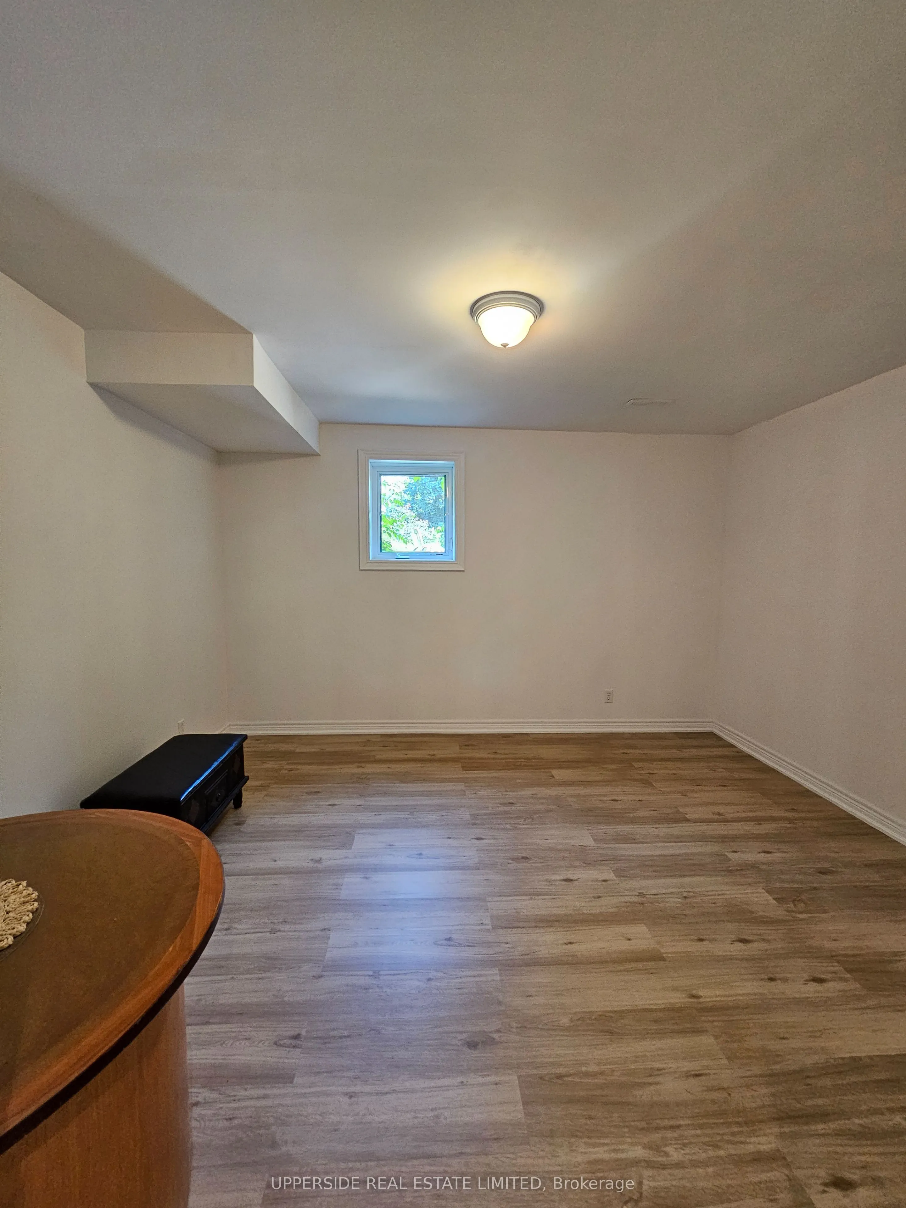 4 Kingsley Road S