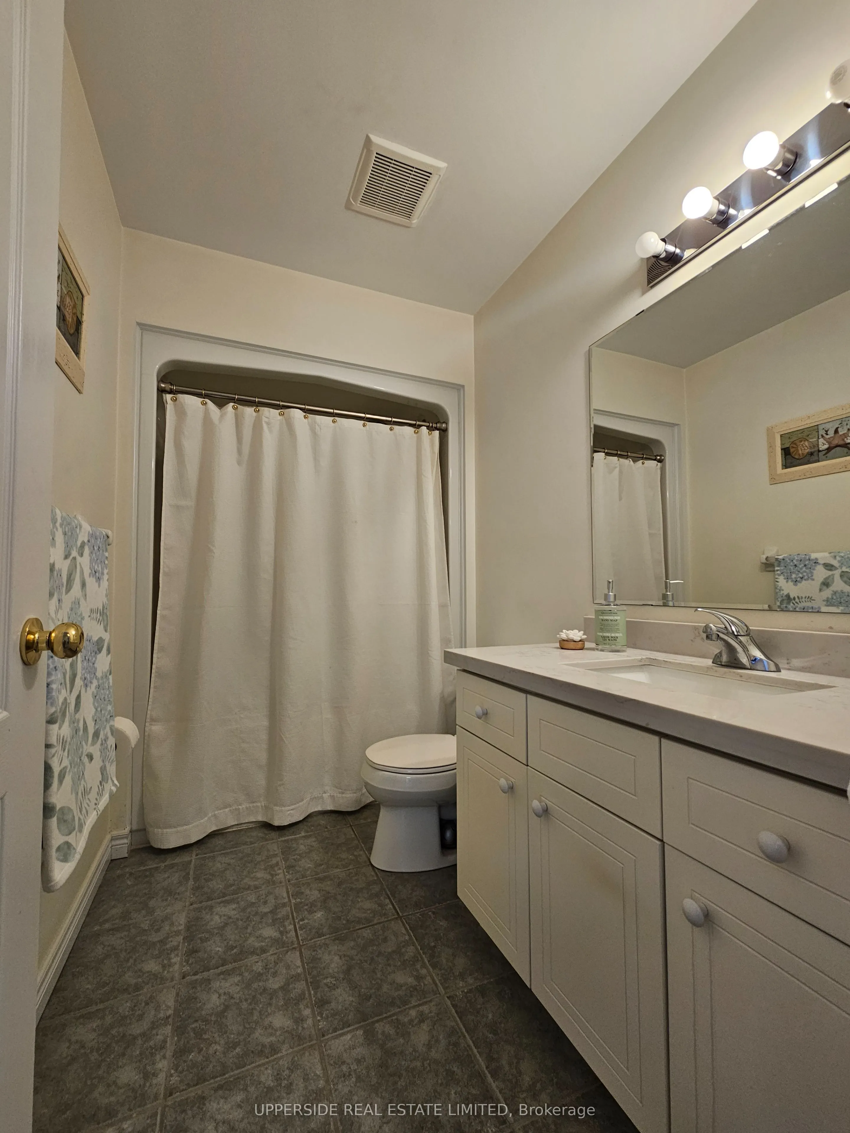 4 Kingsley Road S