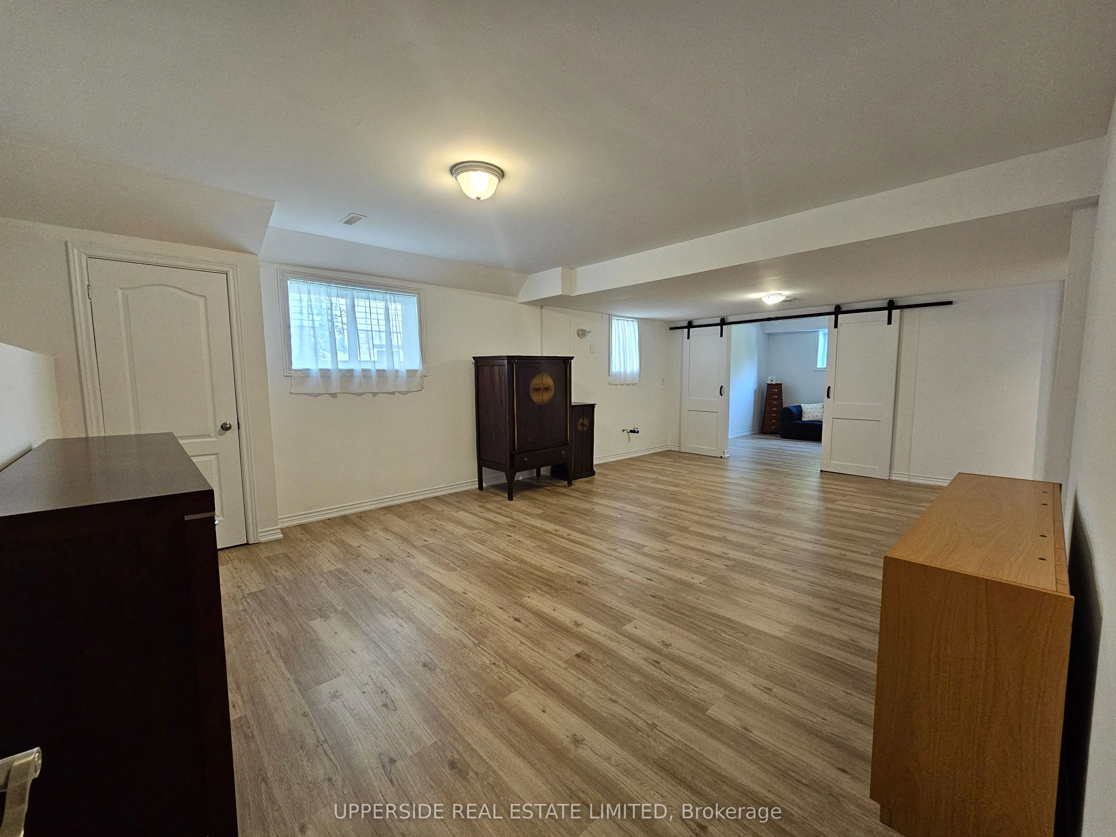 4 Kingsley Road S