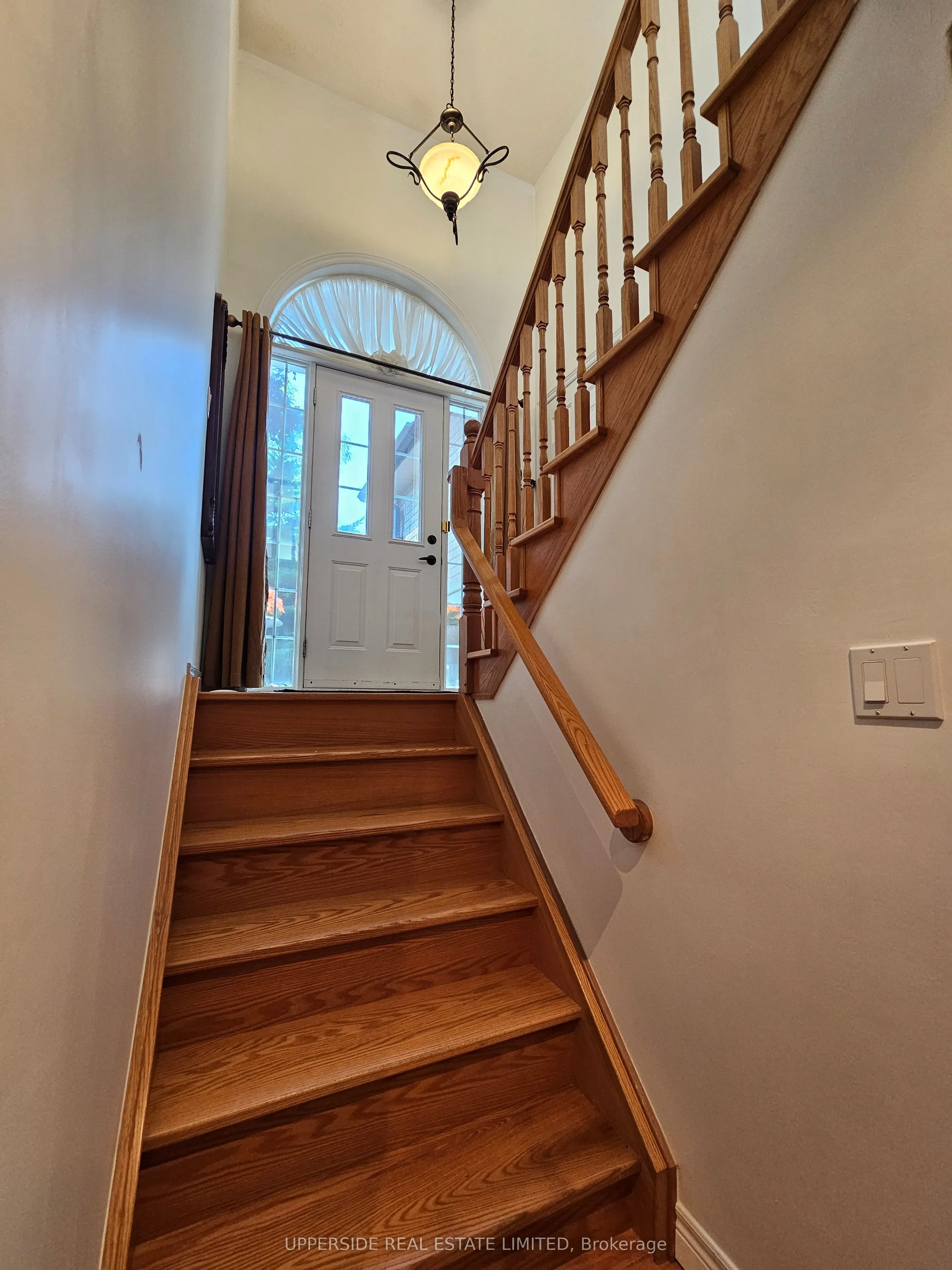 4 Kingsley Road S