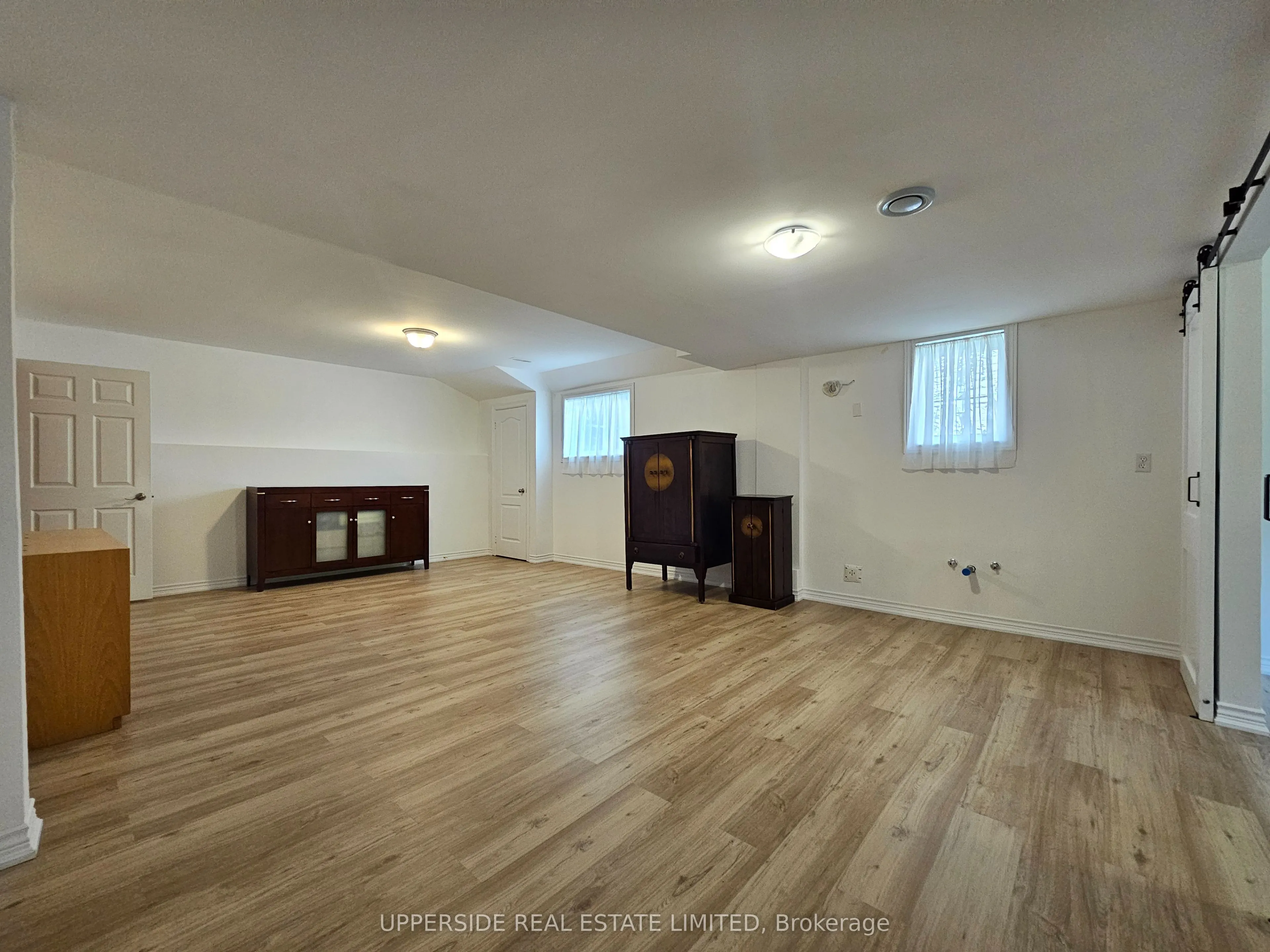 4 Kingsley Road S