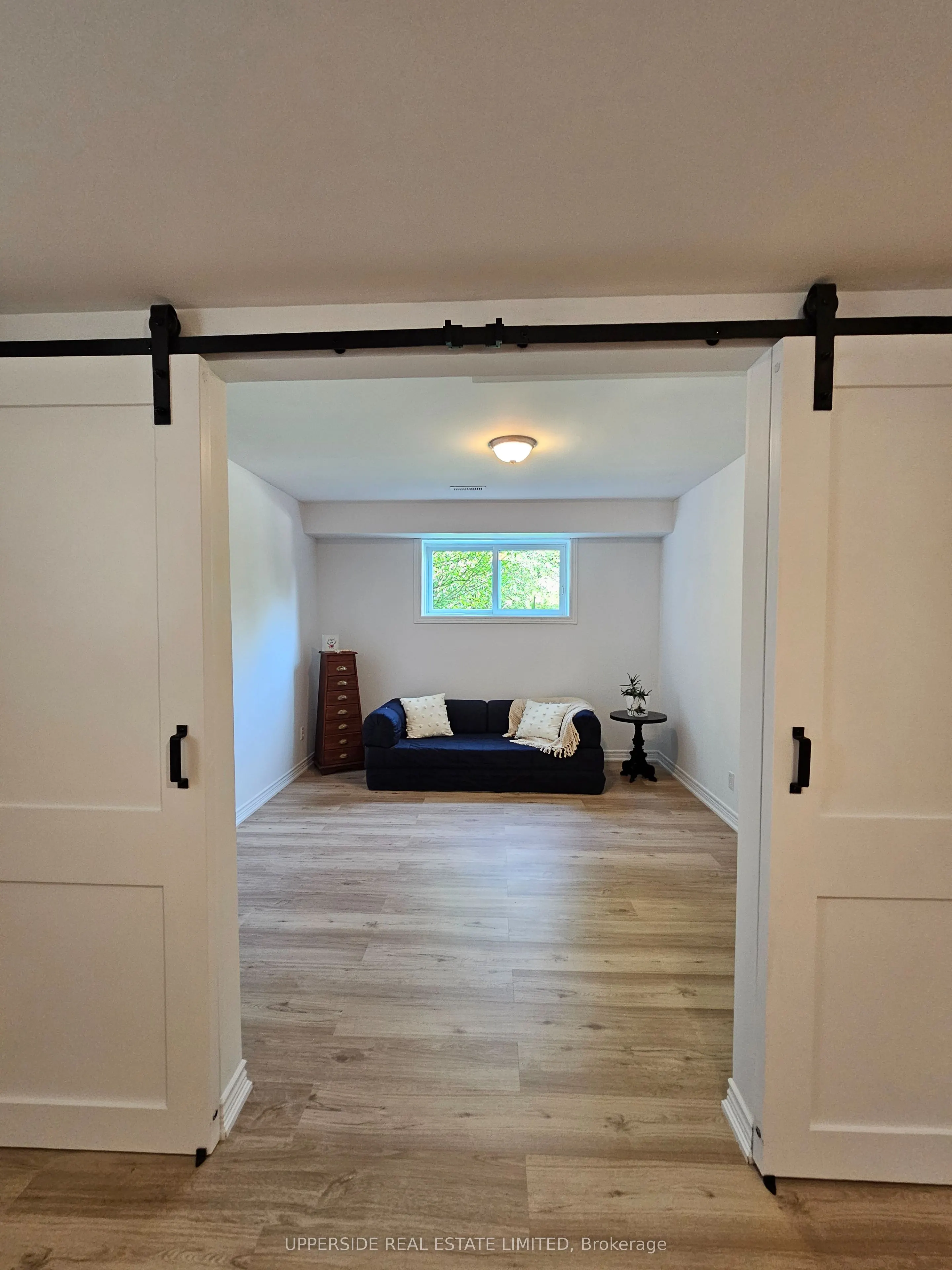 4 Kingsley Road S