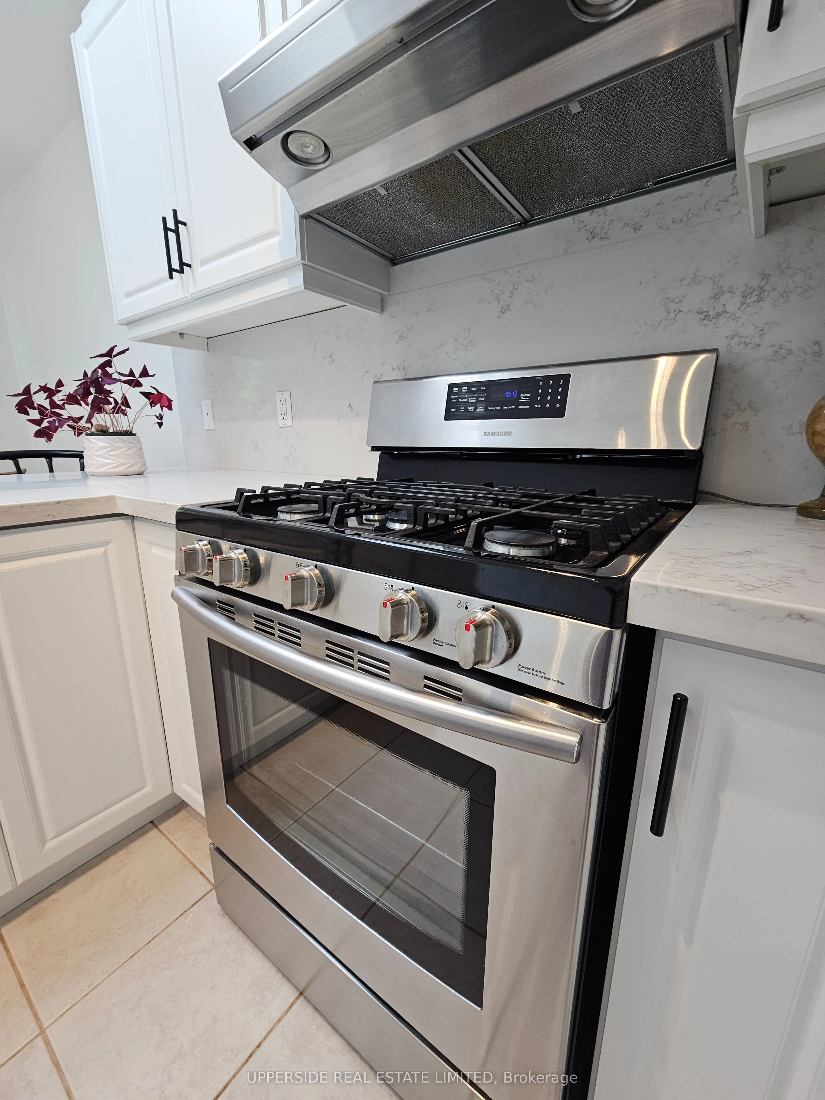 4 Kingsley Road S