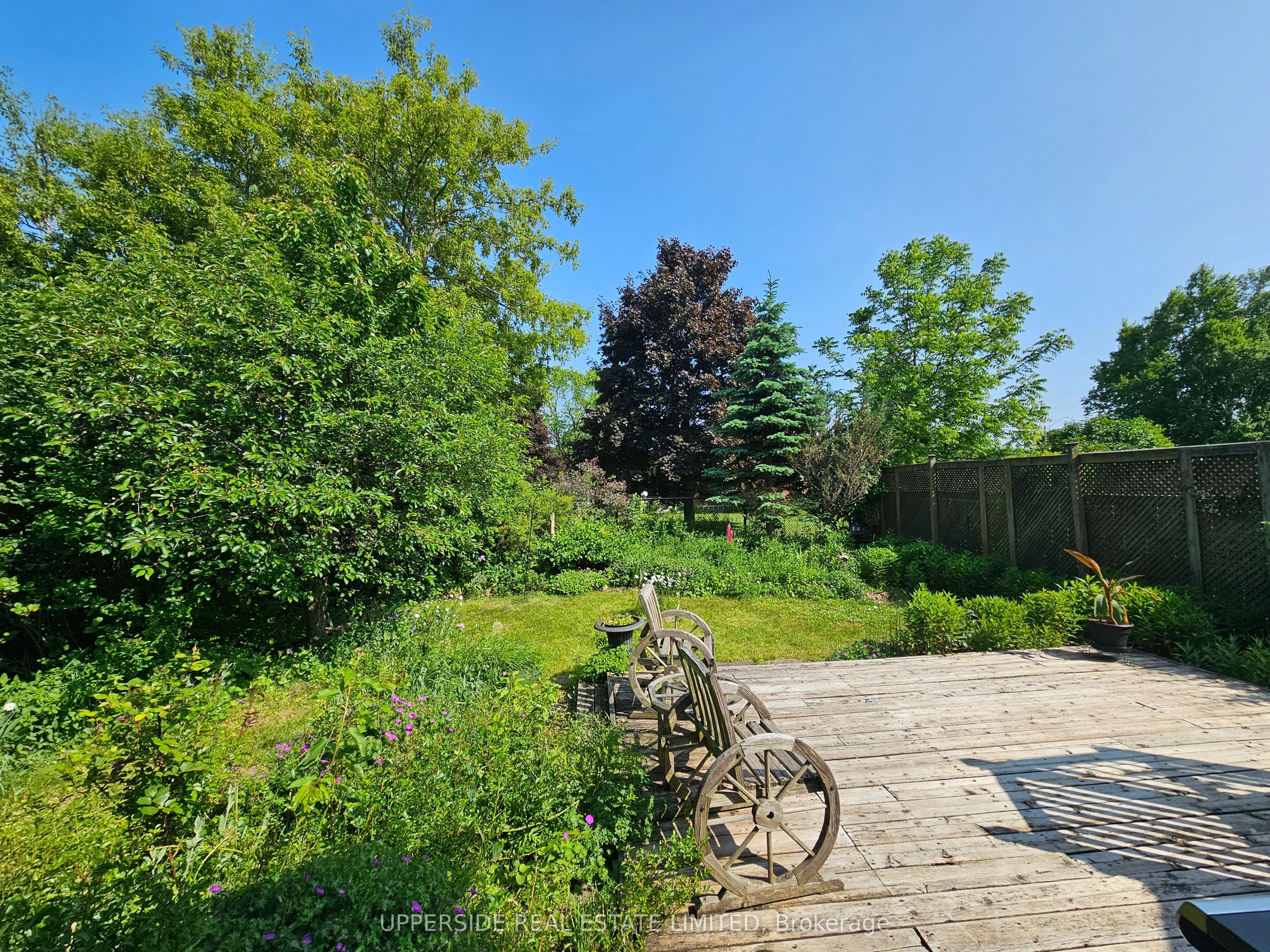 4 Kingsley Road S