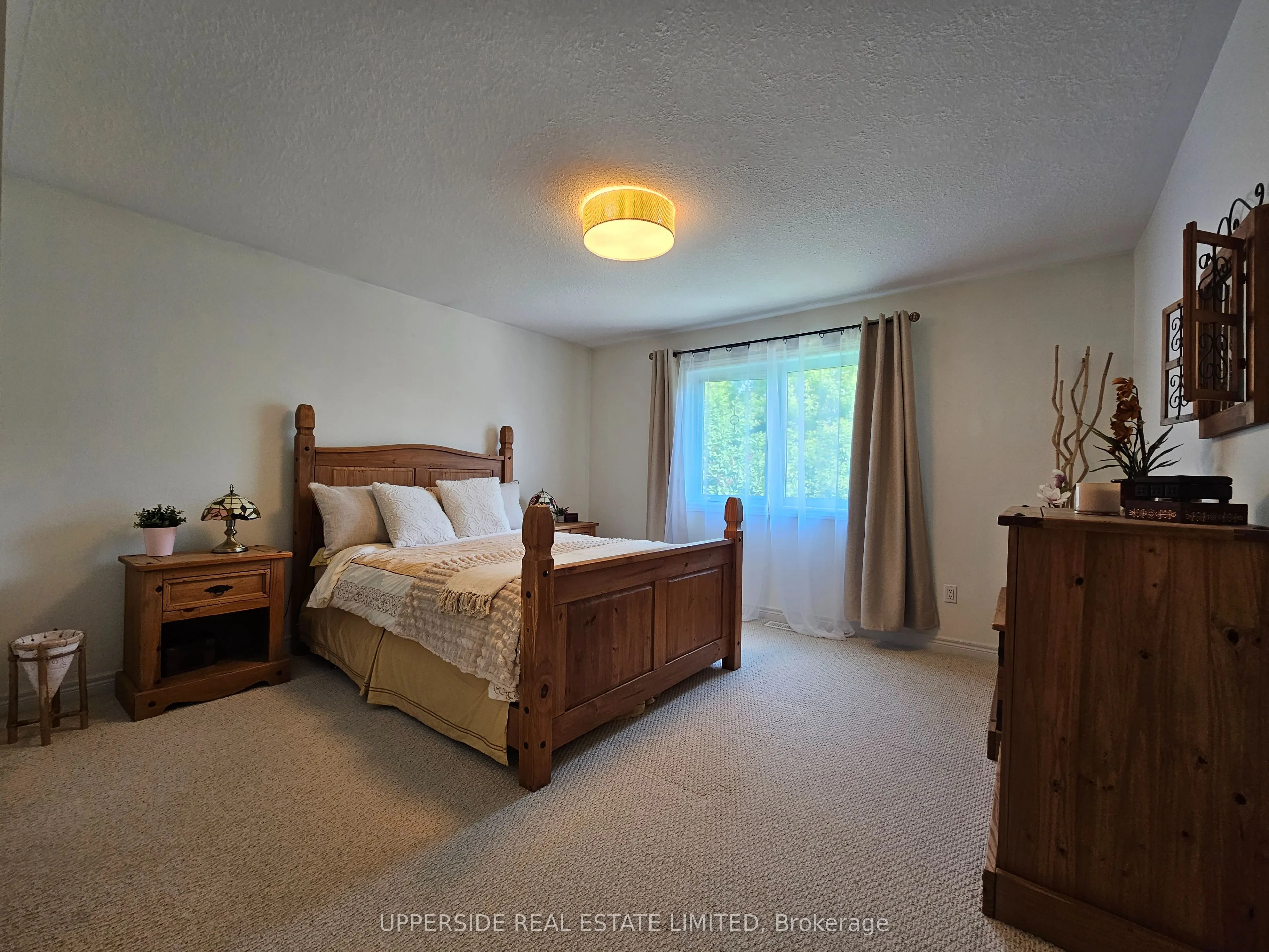 4 Kingsley Road S