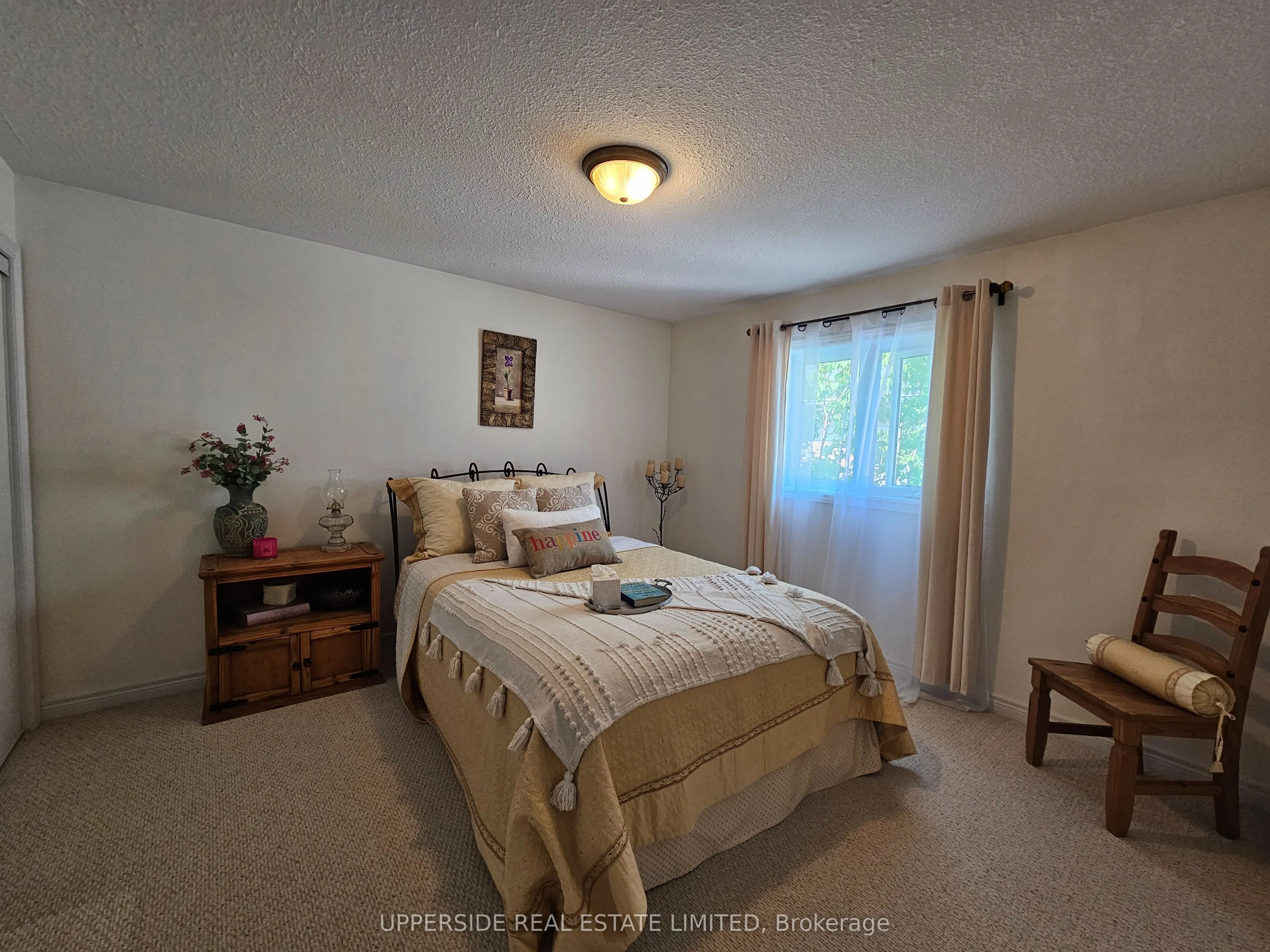 4 Kingsley Road S