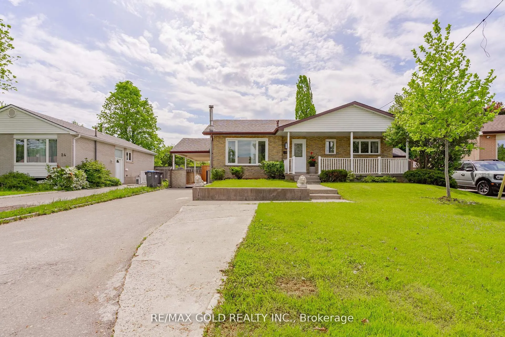 22 Carlyle Crescent