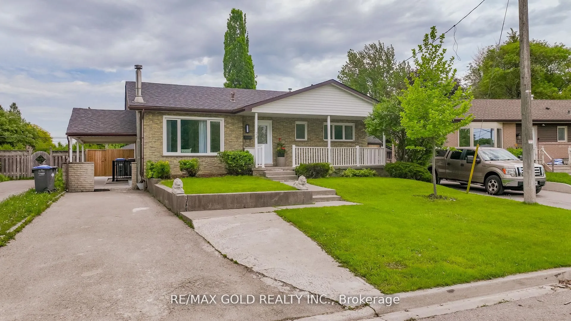 22 Carlyle Crescent
