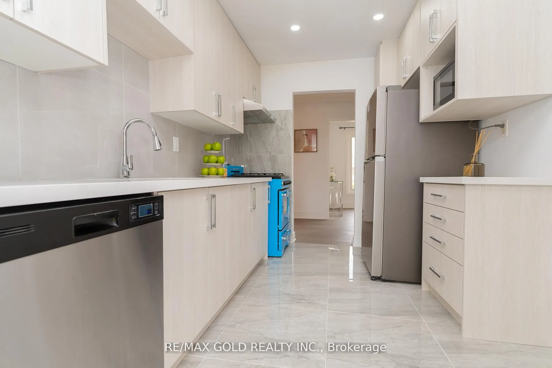22 Carlyle Crescent