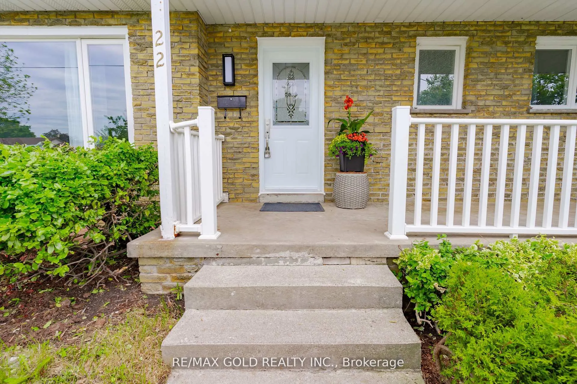 22 Carlyle Crescent