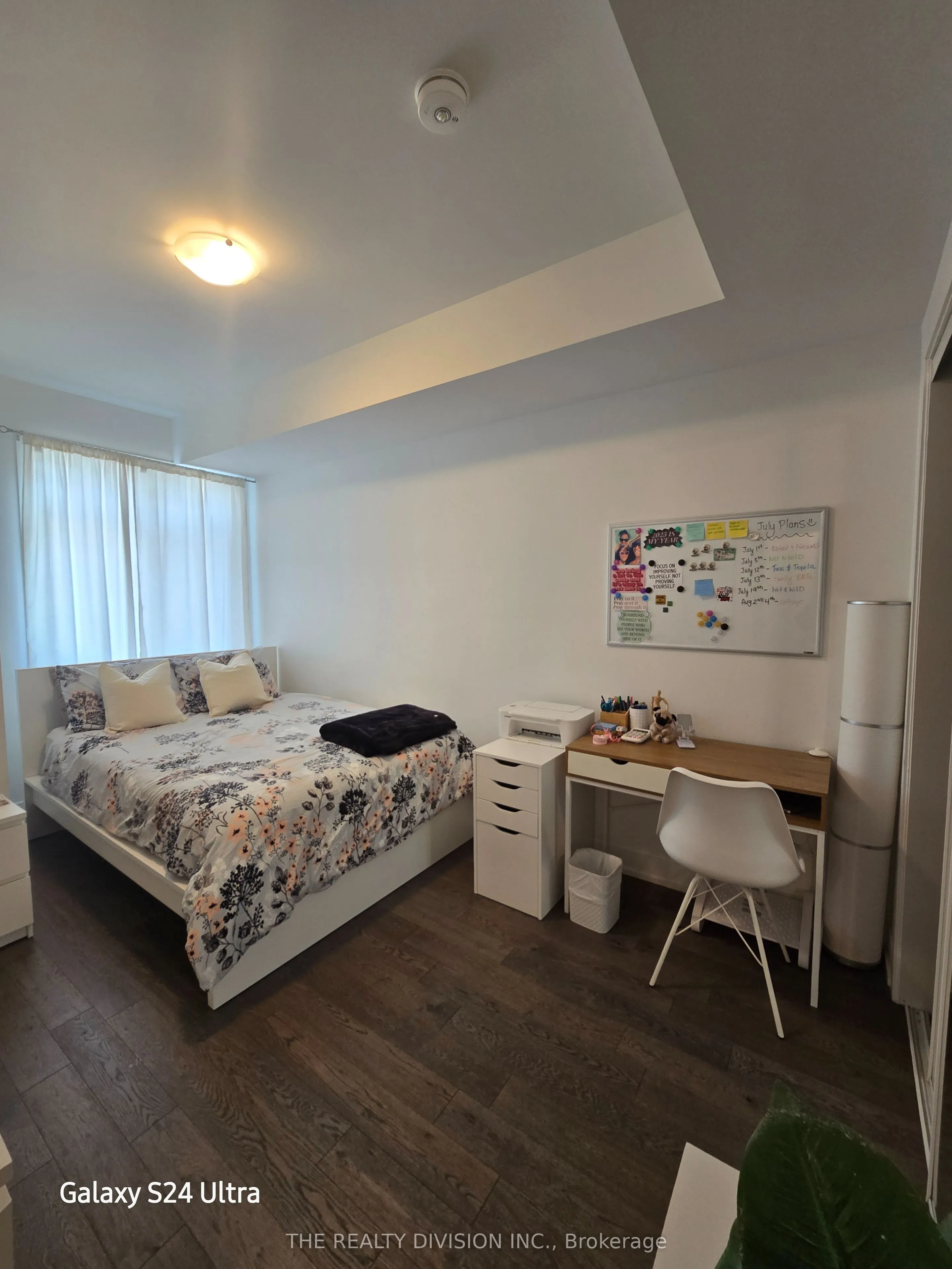 1070 Douglas McCurdy Common, #124