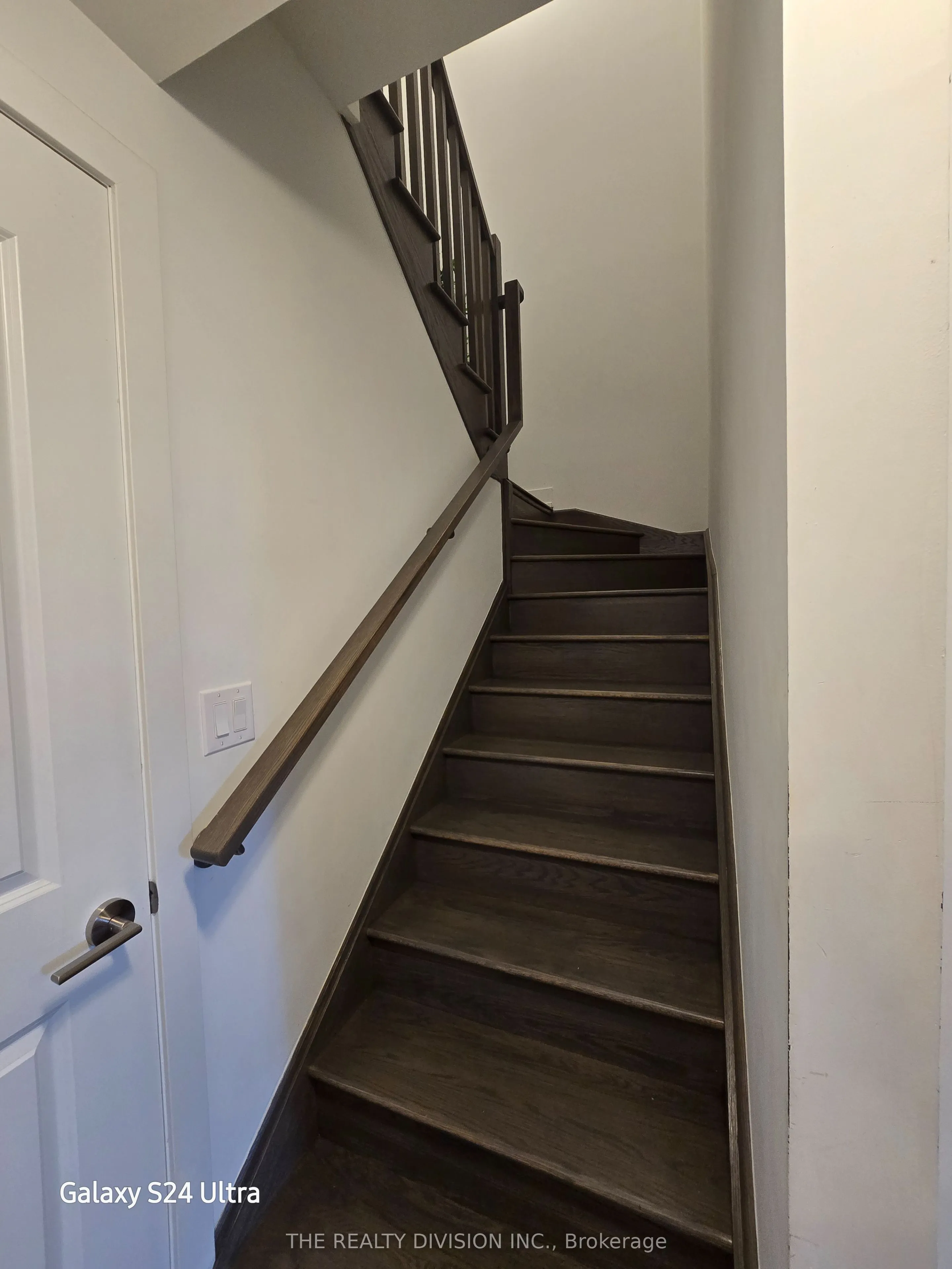 1070 Douglas McCurdy Common, #124