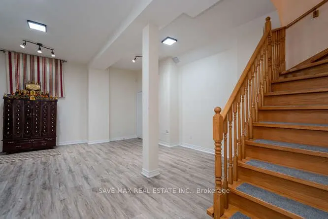 3452 Eglinton Avenue W