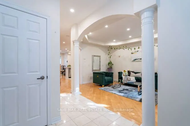 3452 Eglinton Avenue W