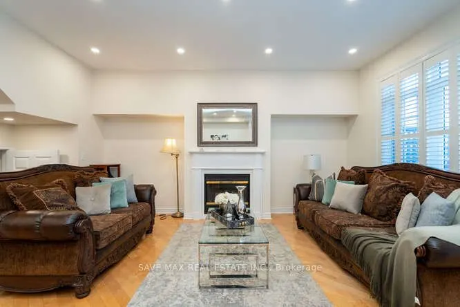 3452 Eglinton Avenue W