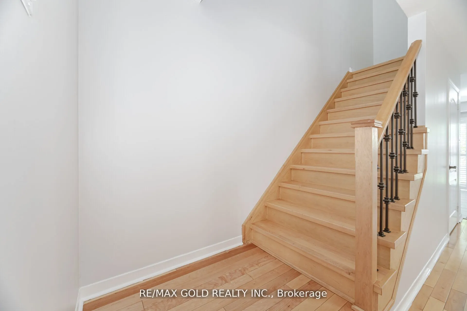 614 Summer Park Crescent