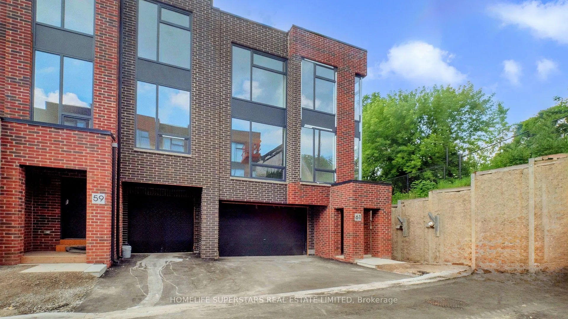 61 DESIREE Place
