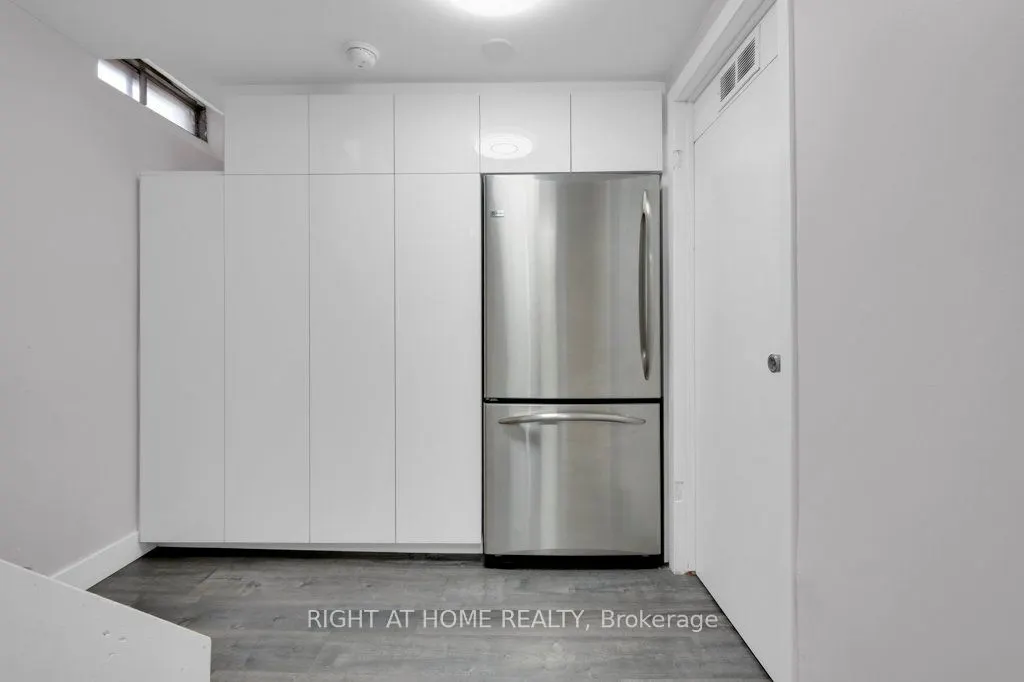 1 Hedley Court