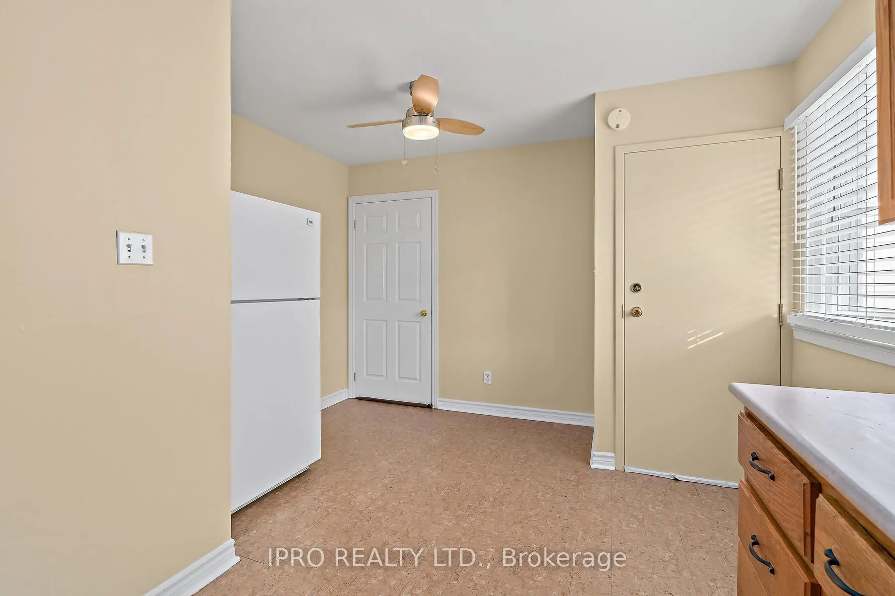 7 Rexway Drive
