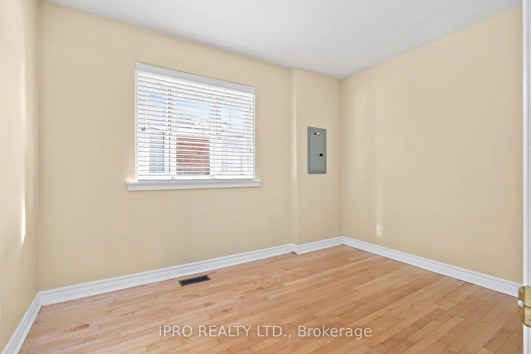 7 Rexway Drive