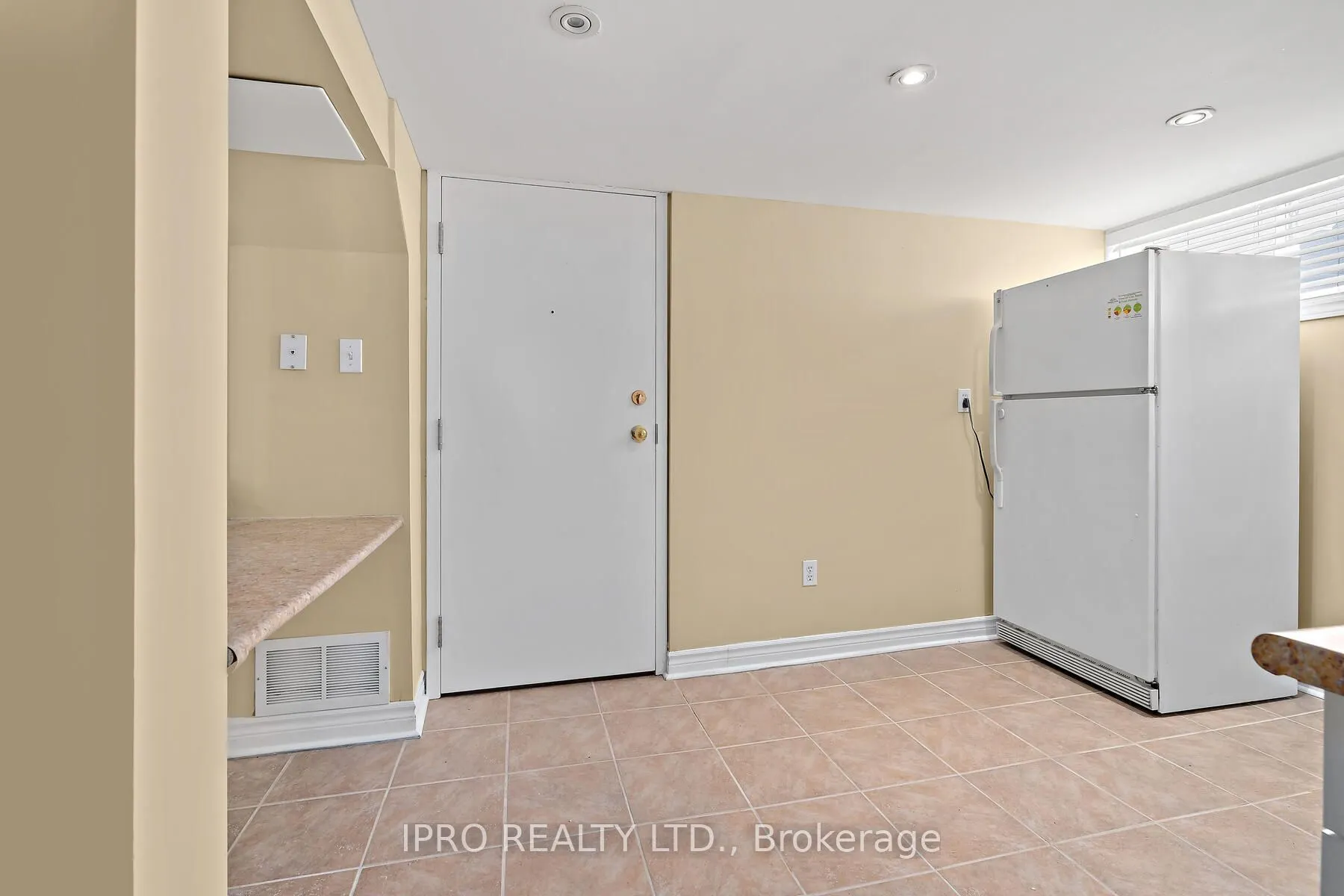 7 Rexway Drive