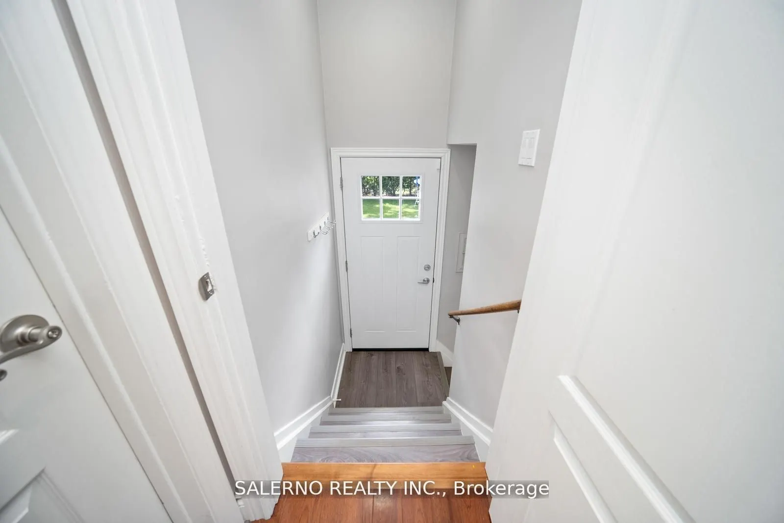 20 Cedarcrest Drive