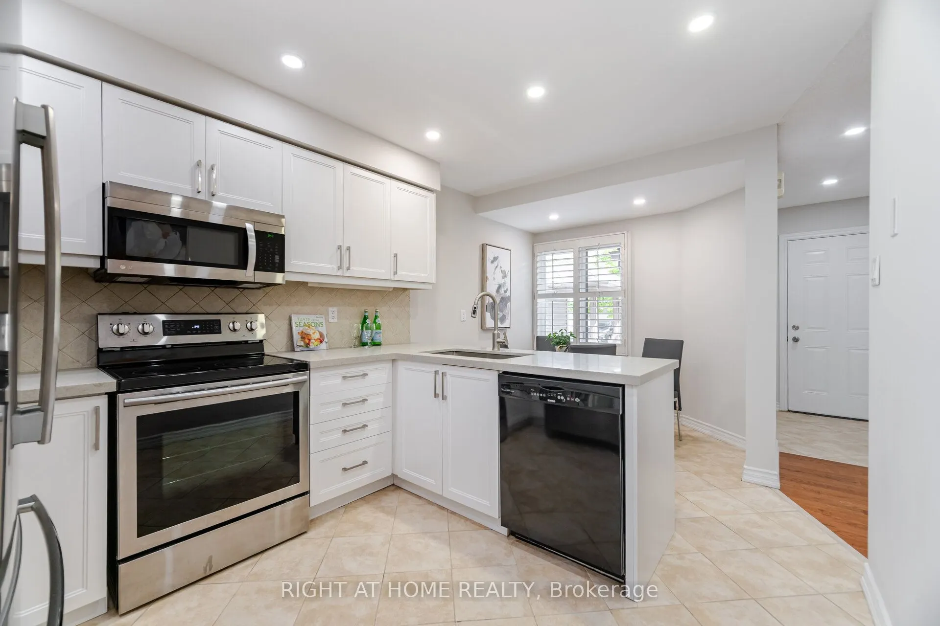3600 Colonial Drive, #98