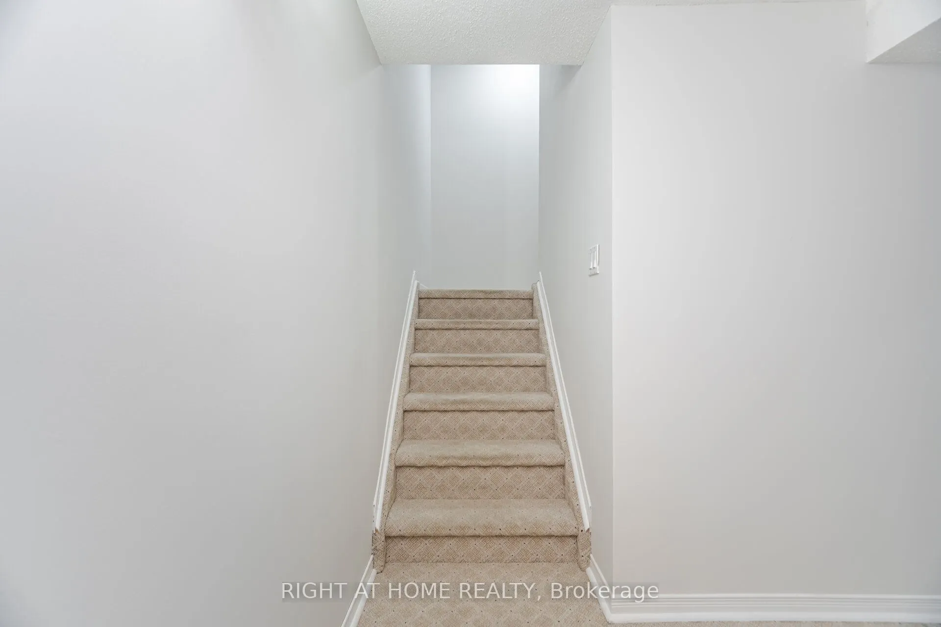 3600 Colonial Drive, #98