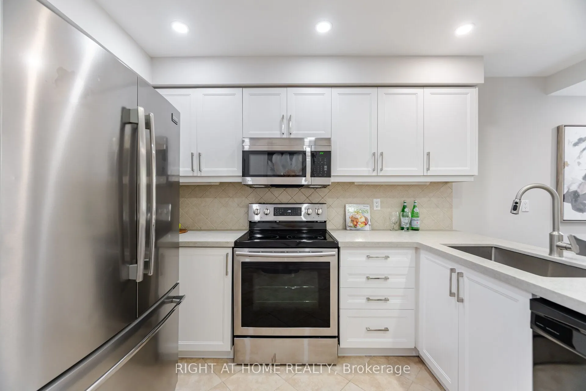 3600 Colonial Drive, #98