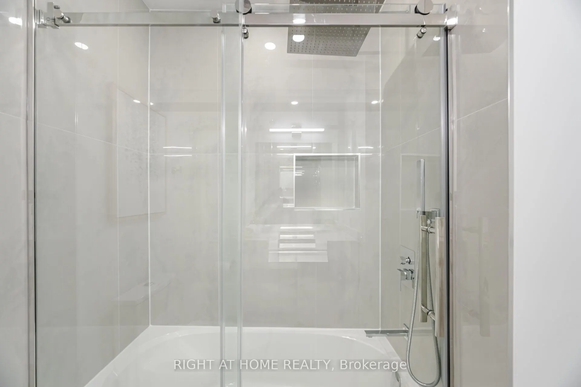 3600 Colonial Drive, #98
