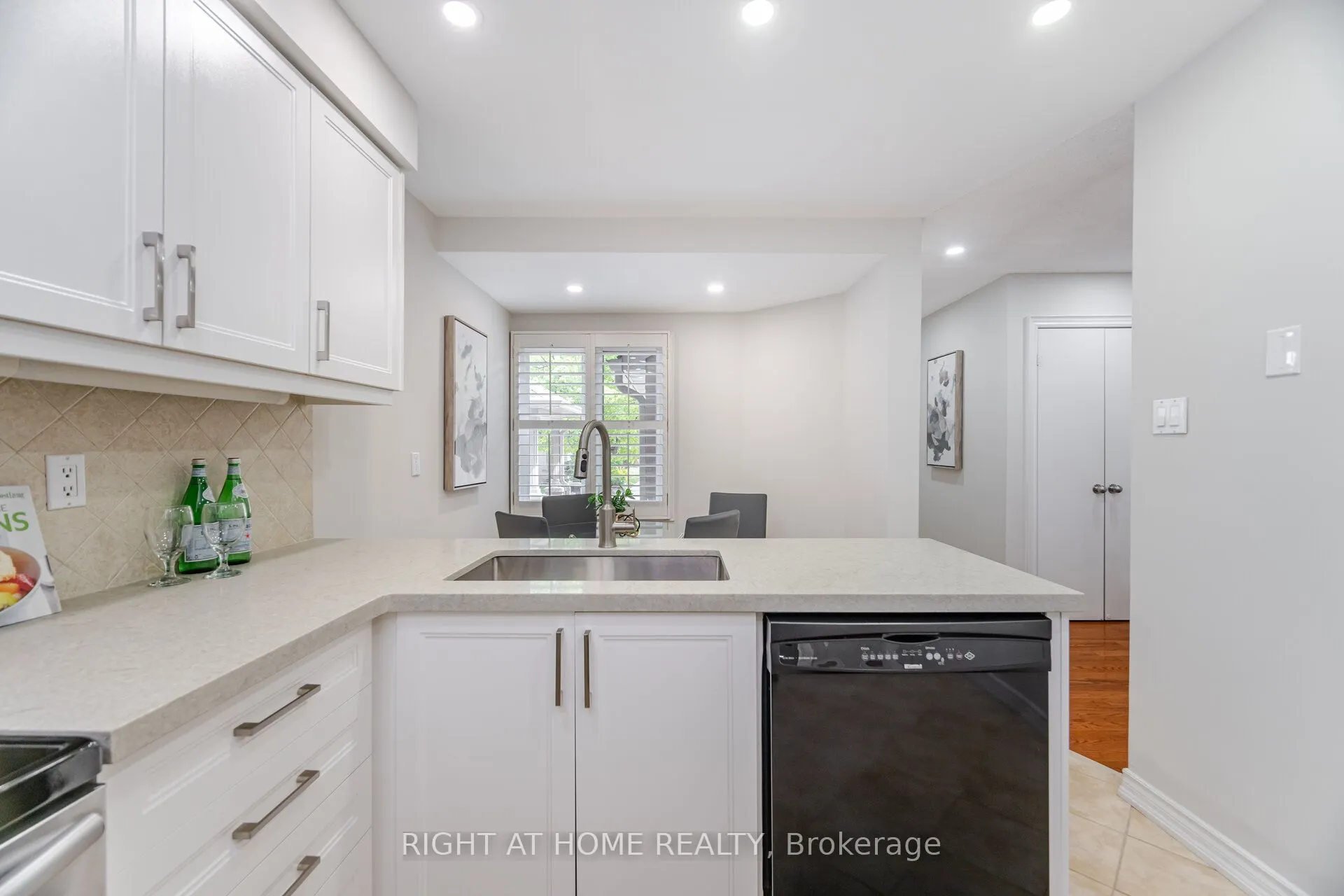 3600 Colonial Drive, #98