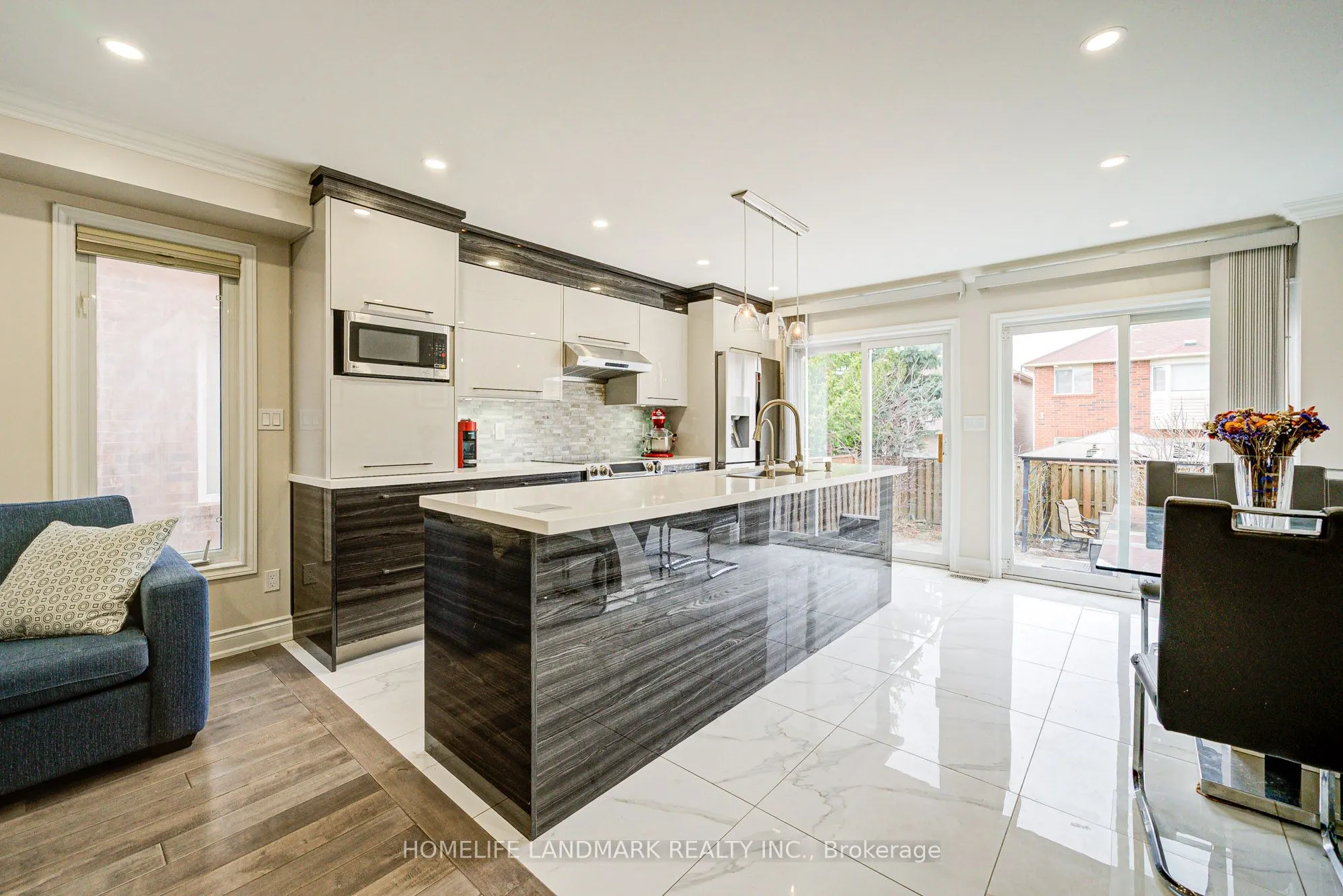1141 Foxglove Place