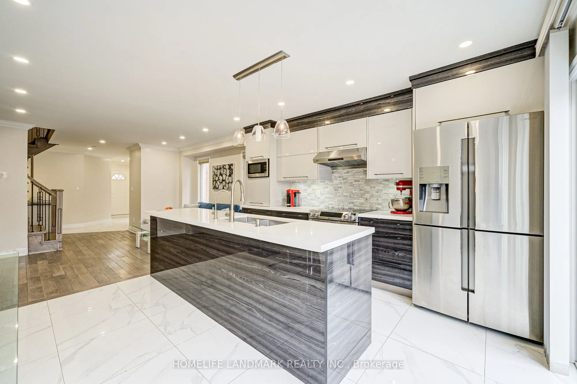 1141 Foxglove Place